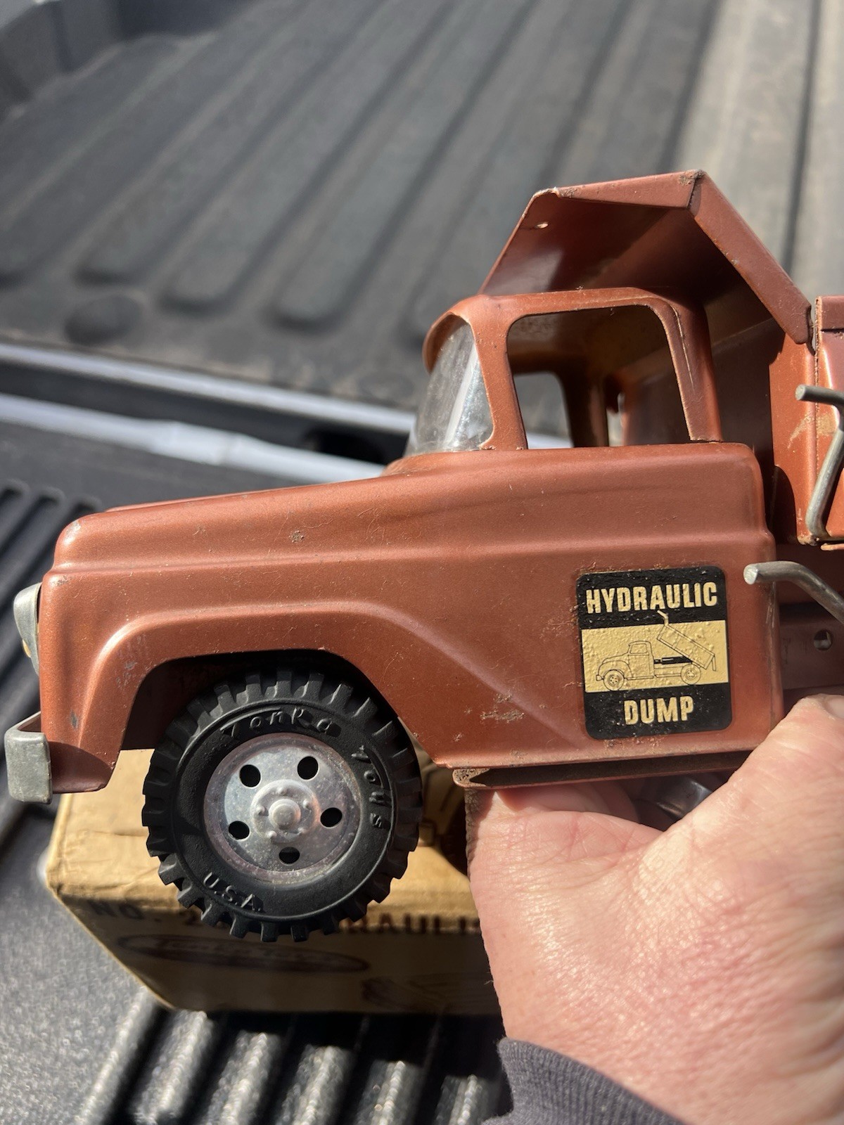 Vintage 1958 Tonka hydraulic dump Truck #20 original condition w play wear & box