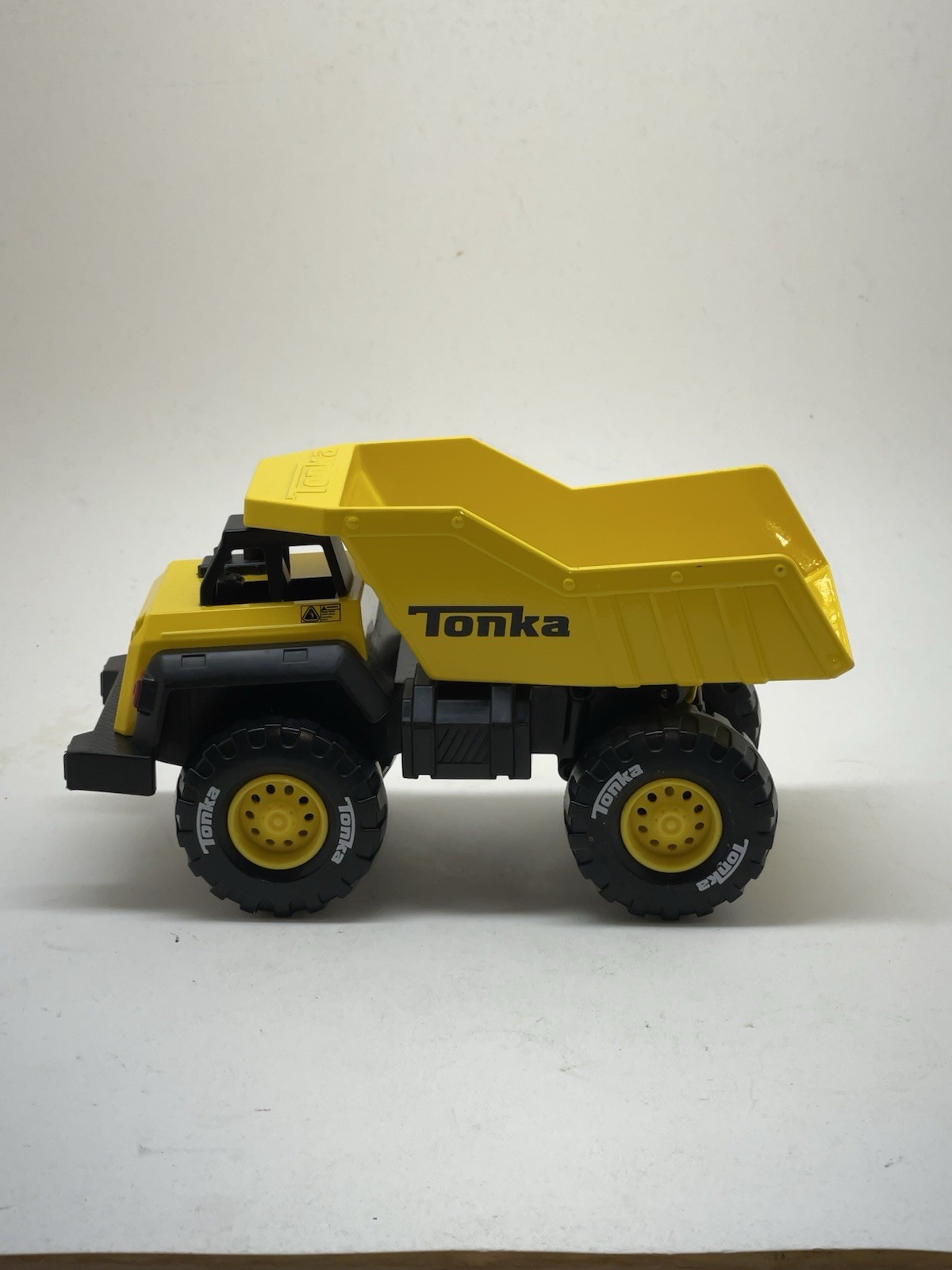 TONKA CLASSIC RETRO DUMP TRUCK 8″ METAL & PLASTIC