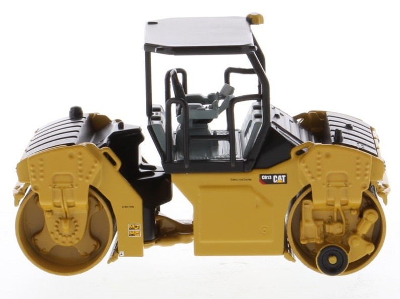 DIECAST MASTERS – Compressor Roller with Canopy – CATERPILLAR CB-13 – 1/64 …