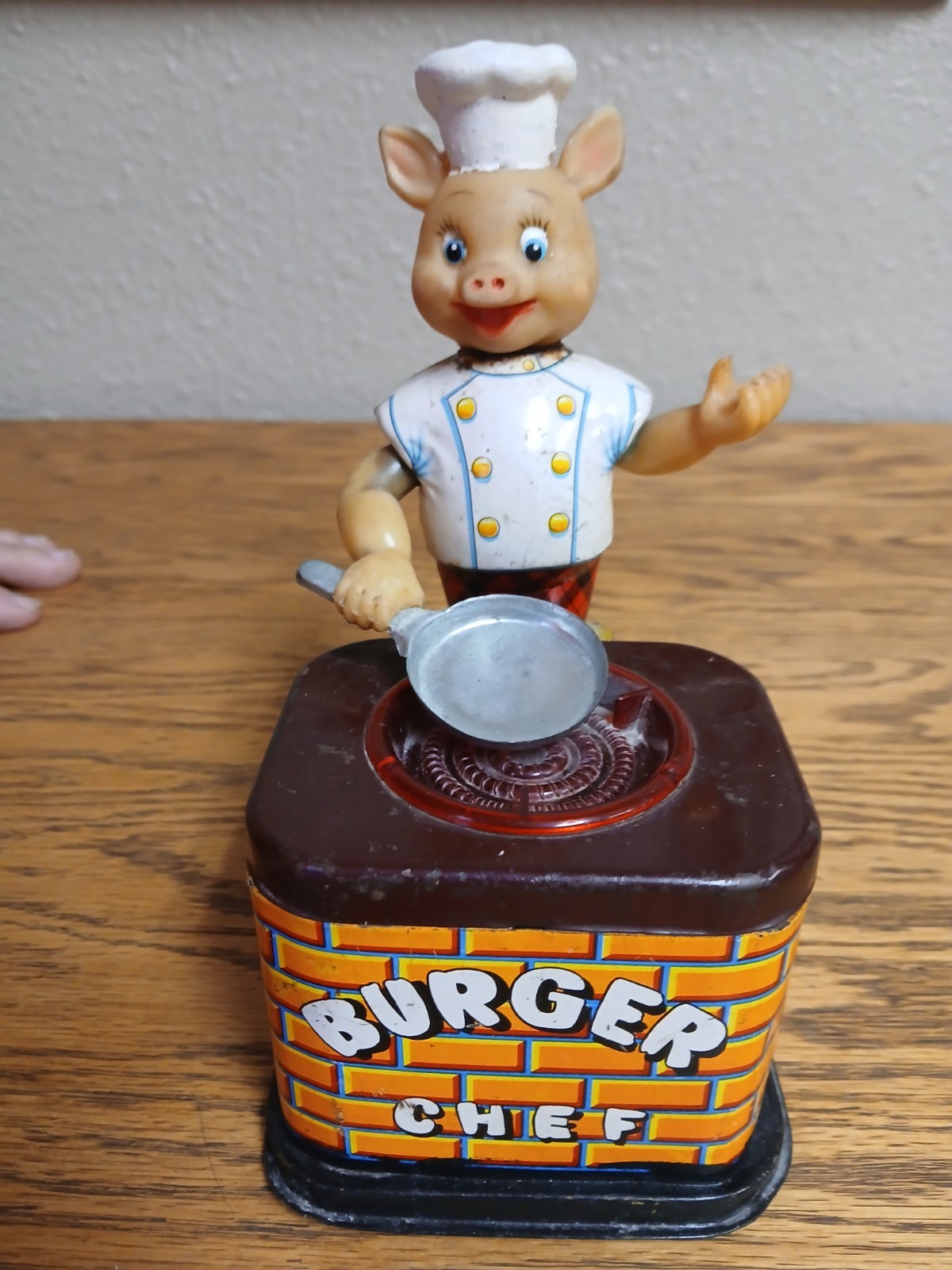 Vintage Original Japanese Yonezawa Burger Chef Battery Operated Cooking Pig