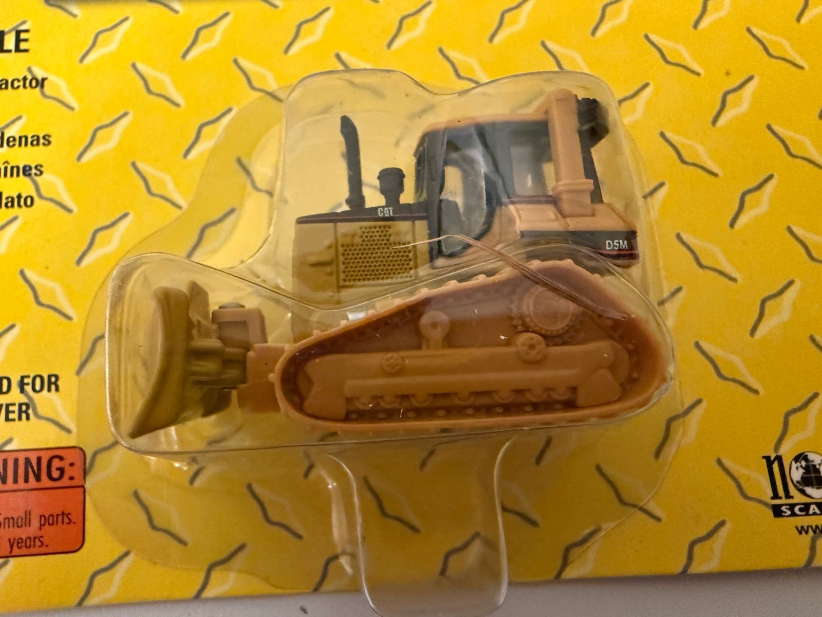 2 Norscot CAT D5M TRACK-TYPE TRACTOR & 950G Wheel Loader 1:87 Diecast 2005 NEW