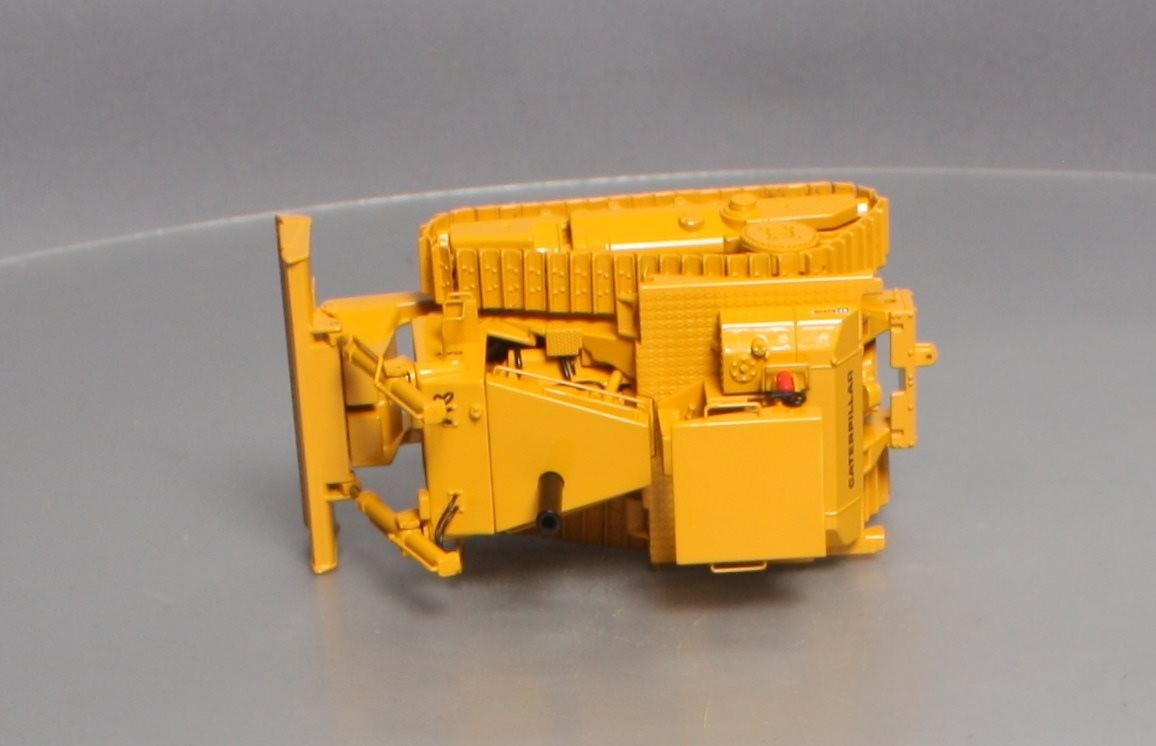 CCM D10 1:48 Scale Diecast Caterpillar Track-Type Tractor w/ U-Blade & Ripper