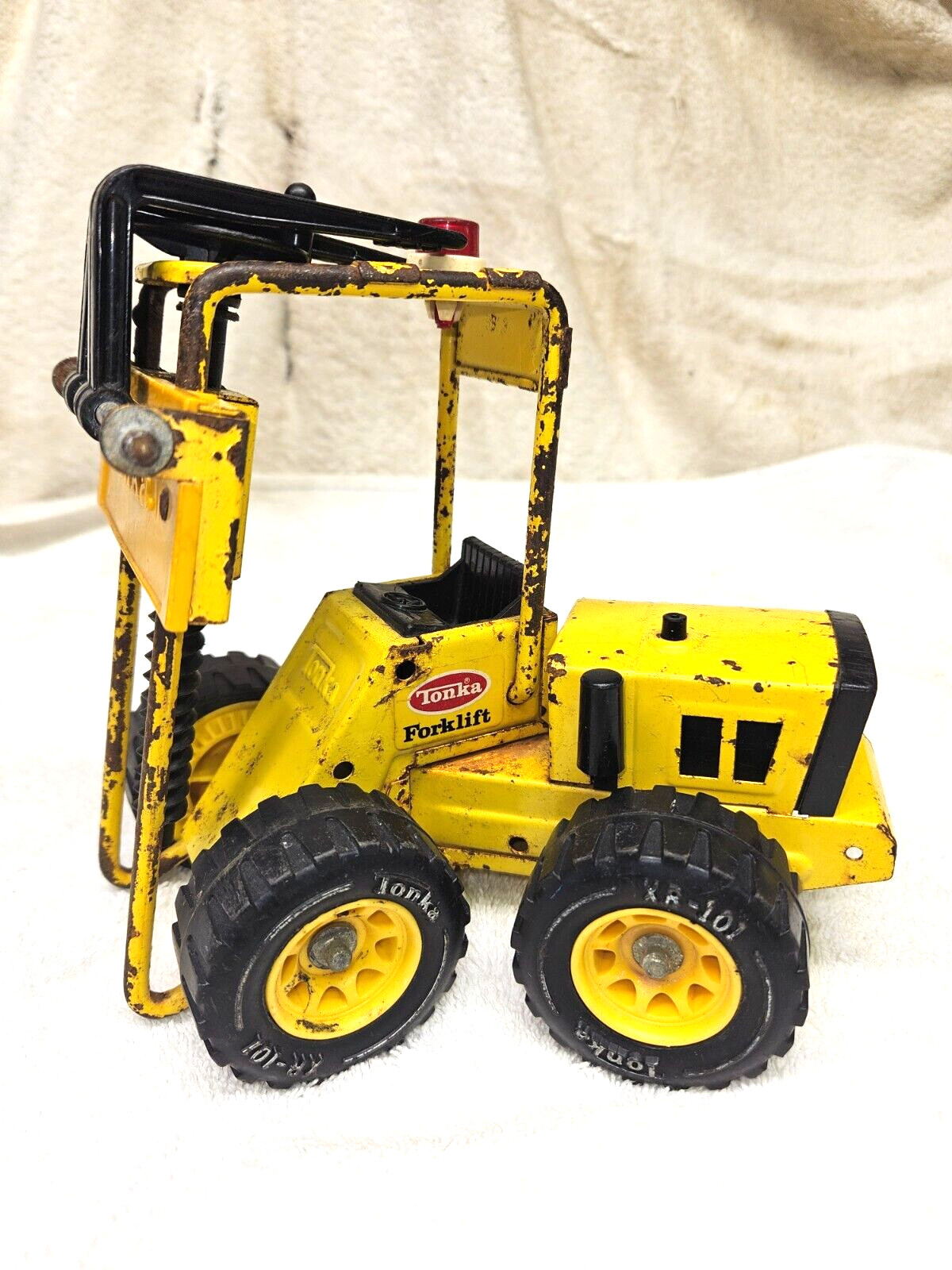 Tonka Forklift Truck # 52900 • XR-101 • Pressed Steel Metal Toy • 1970s Vintage