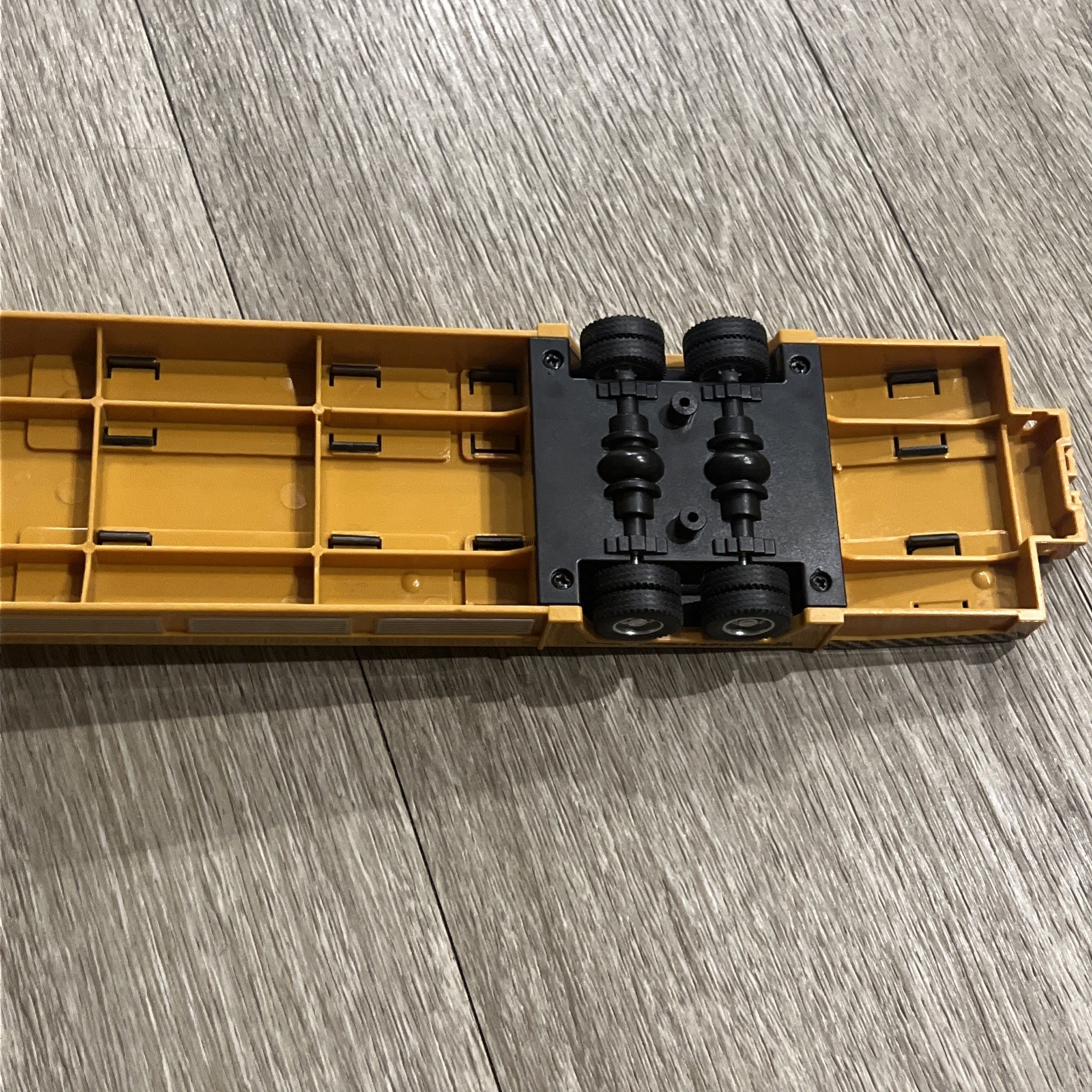 GLW Metal Models Engineering Series Semi Truck With Lights Sound Lowboy Trailer.