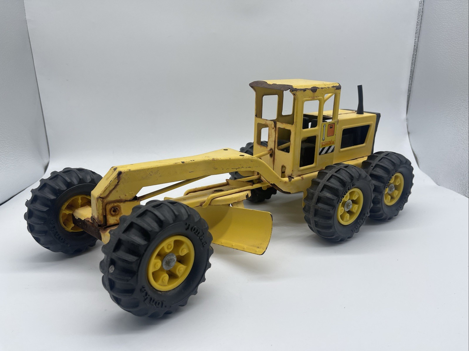Vintage TONKA Road Grader Pressed Steel Yellow Construction Toy Truck 60’s-70’s