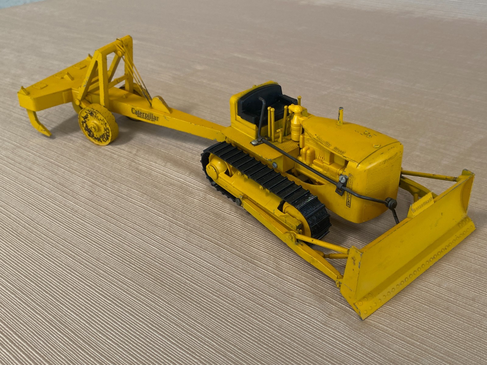 1950s Reuhl D7 Caterpillar Diesel Toy & Towed Ripper 1/24 Scale