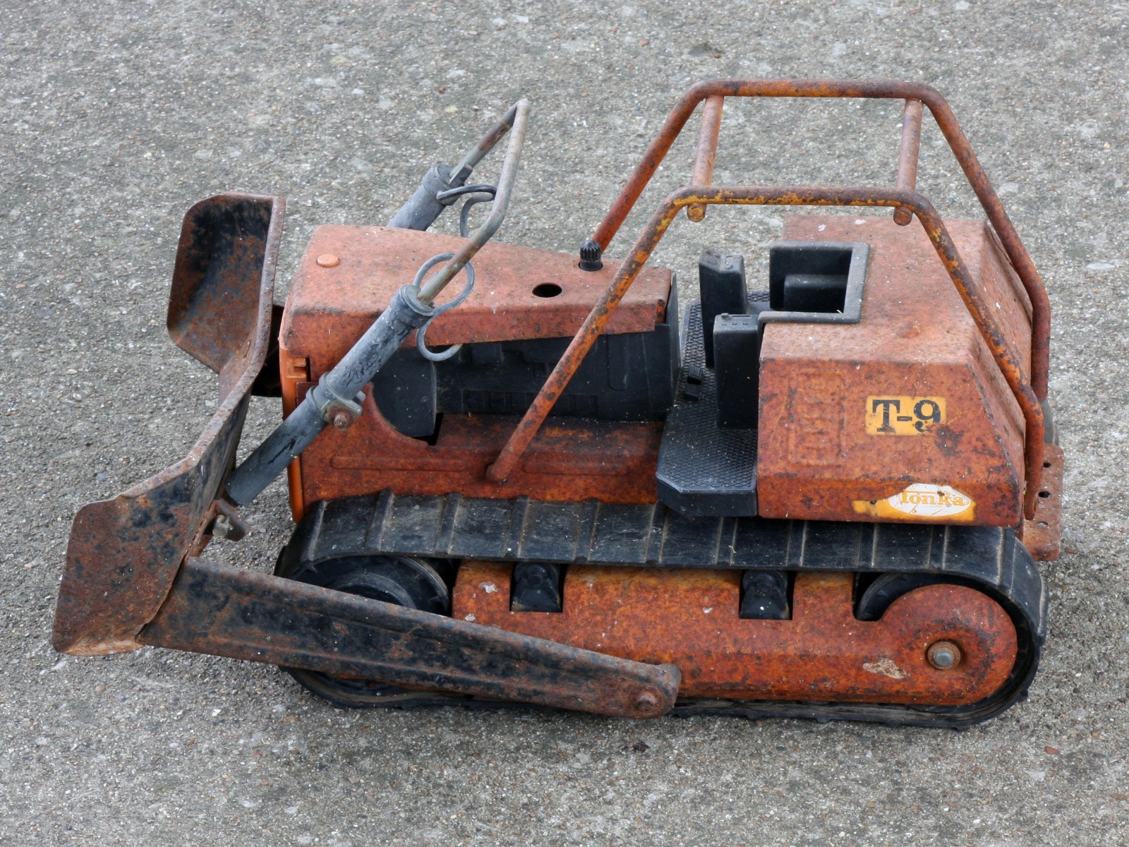 Mighty Tonka Bulldozer T-9 Pressed Steel Construction Toy Rusty Vintage 17″ LQQK