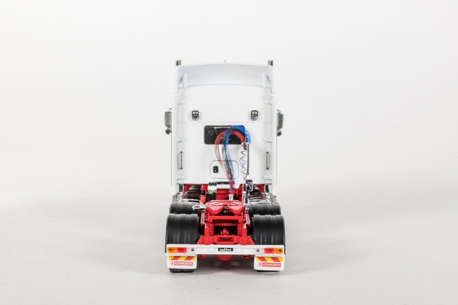 Kenworth T909 Prime Mover Truck Aero Kit White/Red Drake 1:50 Scale #Z01552 New