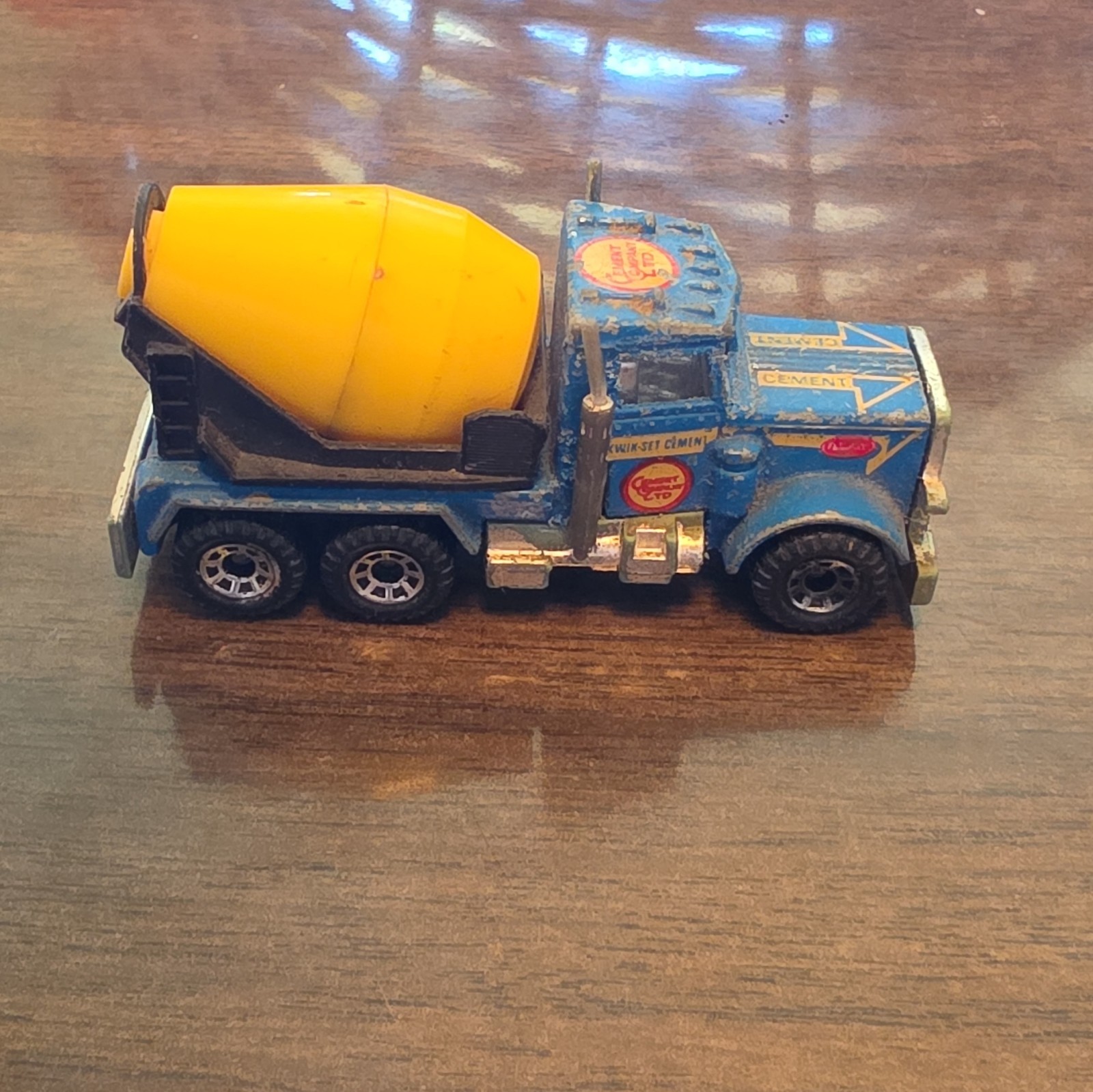 Matchbox Peterbilt Cement Mixer Truck Diecast Vehicle Blue Yellow Black