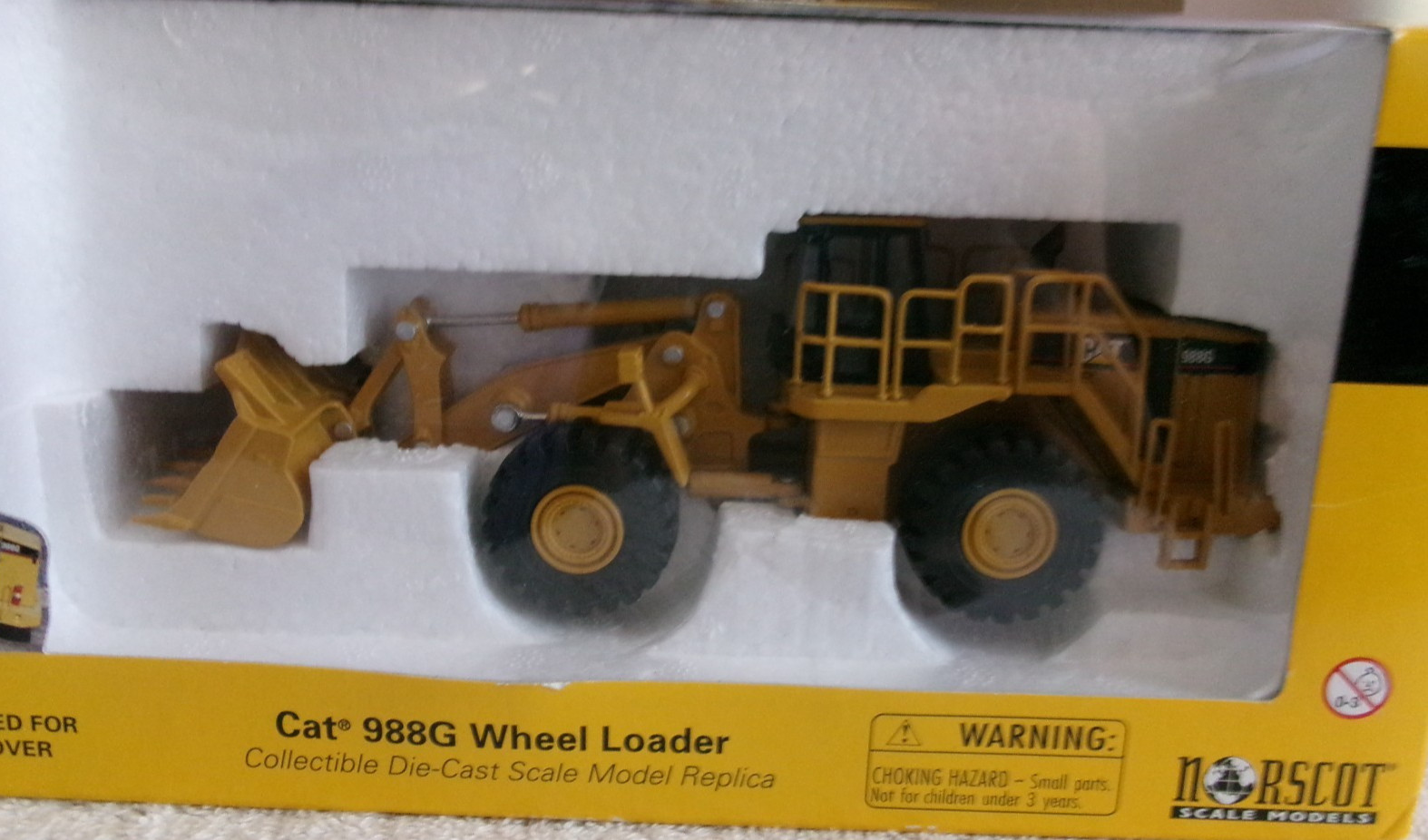 2001 Norscot Scale Models 55076 CAT 1:64 Scale Die Cast 988G Wheel Loader