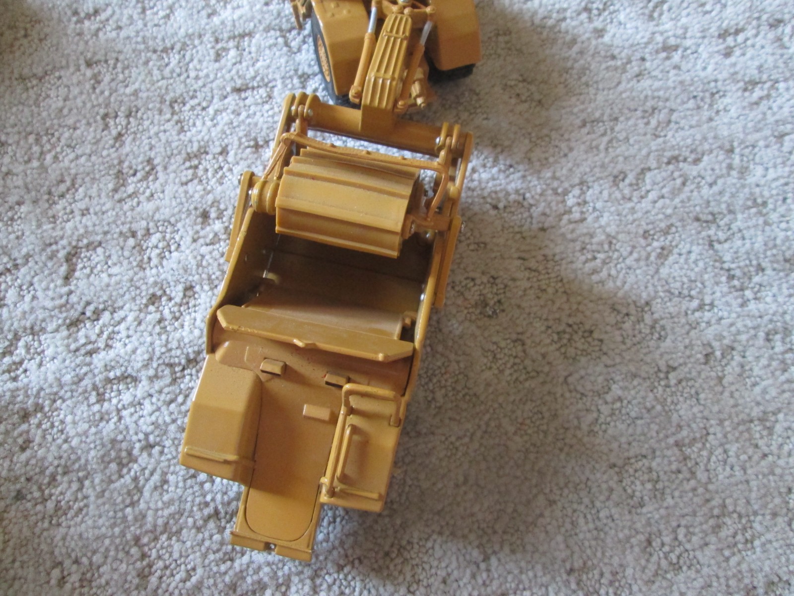 Yellow 2004 Norscot 1:50 Caterpillar CAT 623G Elevating Scraper ~~Shelved ONLY~~