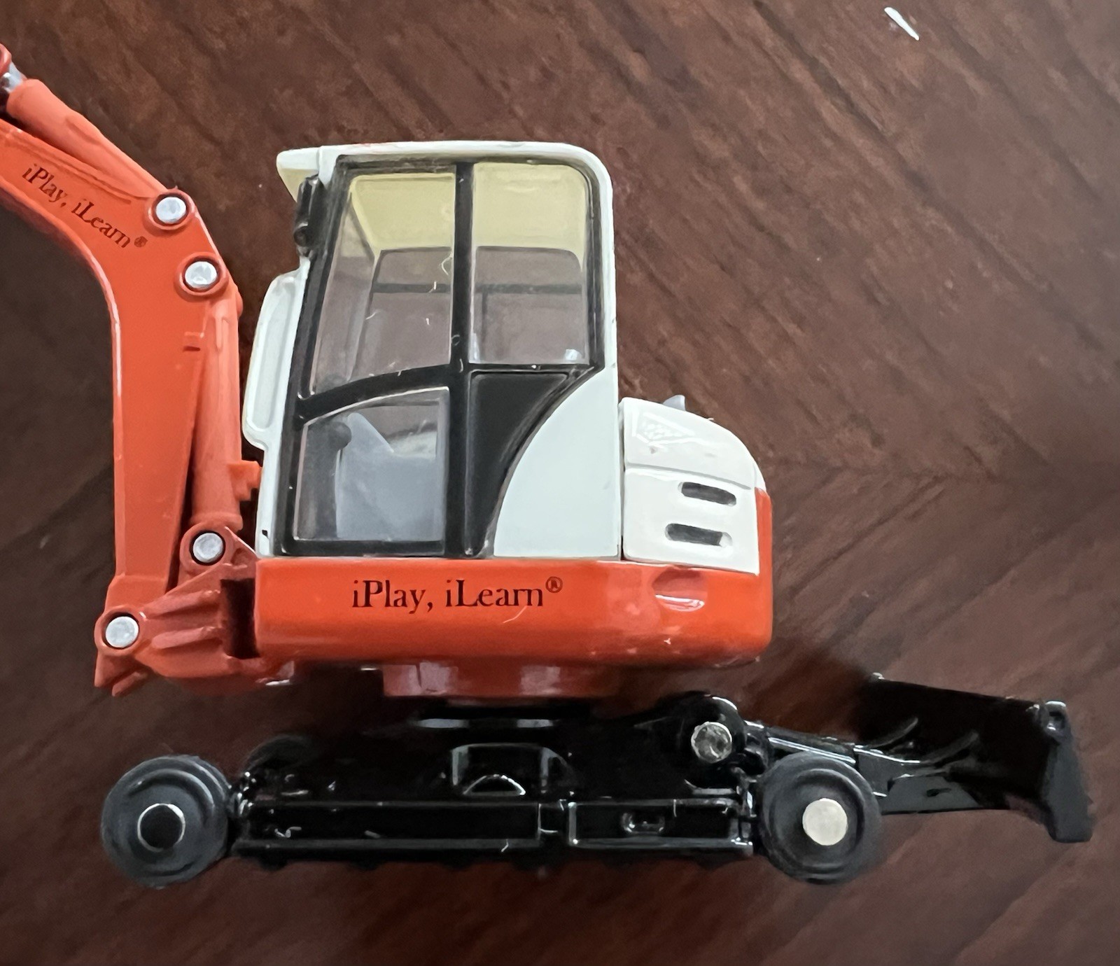iPlay, iLearn Brand 1:50 Scale Diecast Metal Crawler Excavator Model