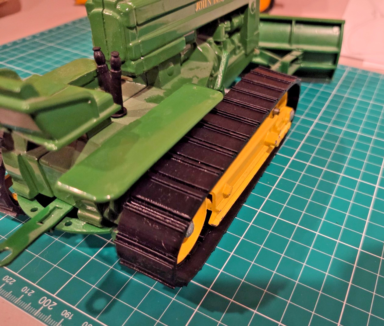 Replacement Track Set for Ertl (ESKA) John Deere 40 Dozer – Black 3D TPU