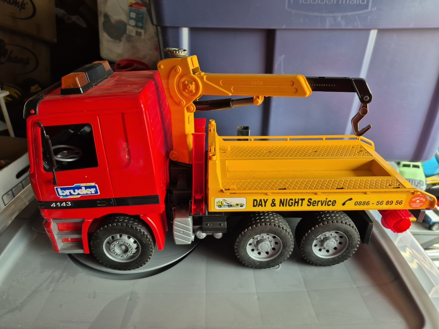 Bruder DAY & NIGHT SERVICE 4143 Tow Truck Vehicle