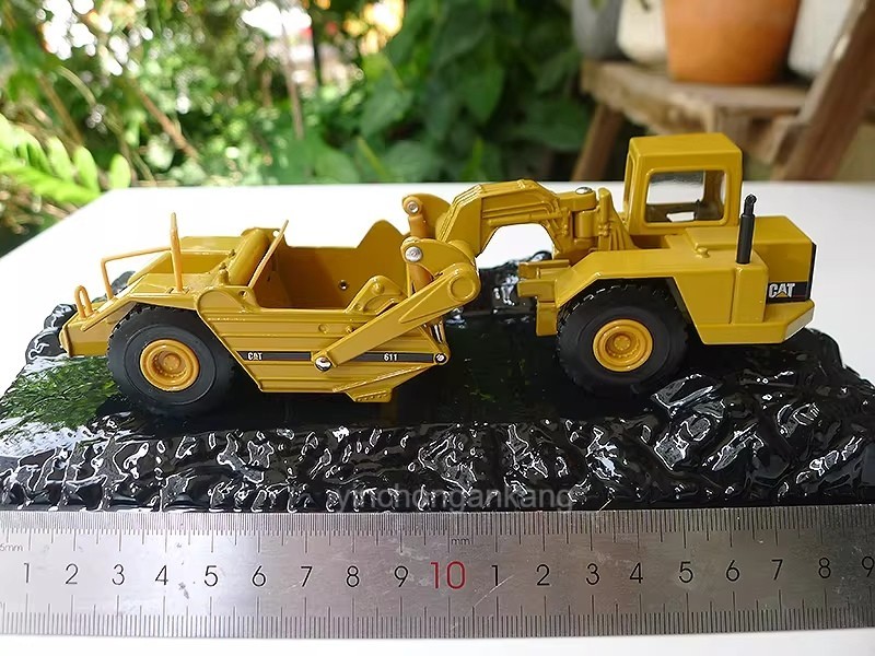 Diecast Masters 85695 – Caterpillar CAT 611 Wheel Tractor Scraper 1:64