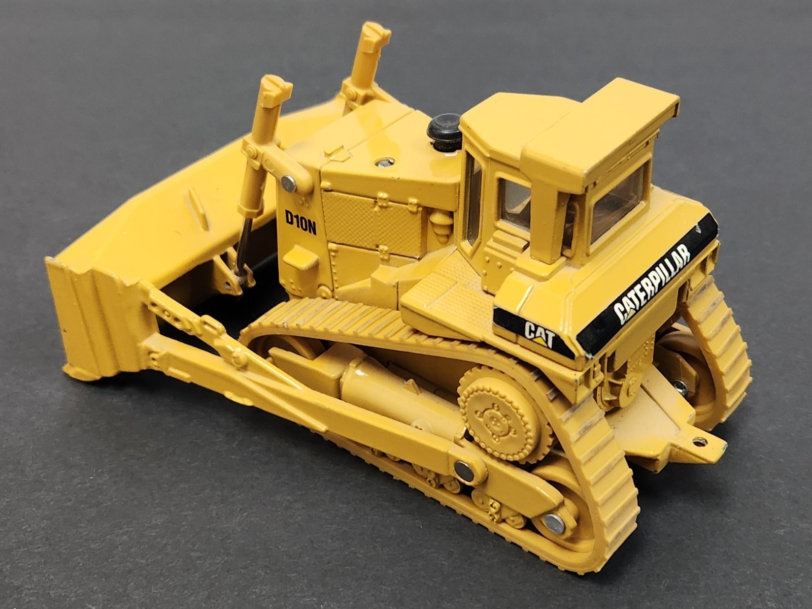 Vintage ERTL Caterpillar D10N Track-Type Tractor Bulldozer 1:50 Scale Diecast