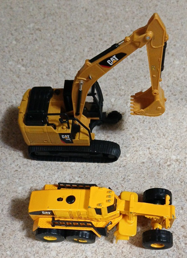 Funrise Yellow CAT Construction Road Grader Loose Diecast 1:36 2019