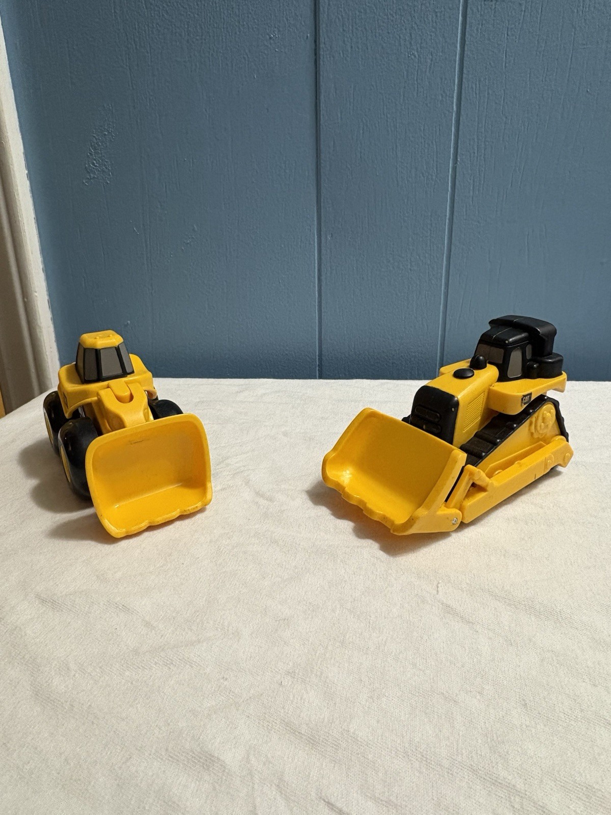 Lot Of 2 2014 Toy State CAT Pull Back Machines Plastic Bulldozer & Loader