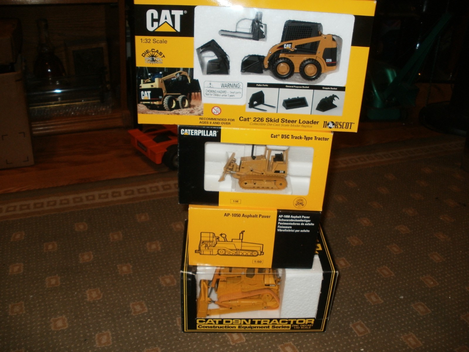 4 cat toy items nib cat d9n cat d5c cat ap-1959 asphalt paver skid steer loar