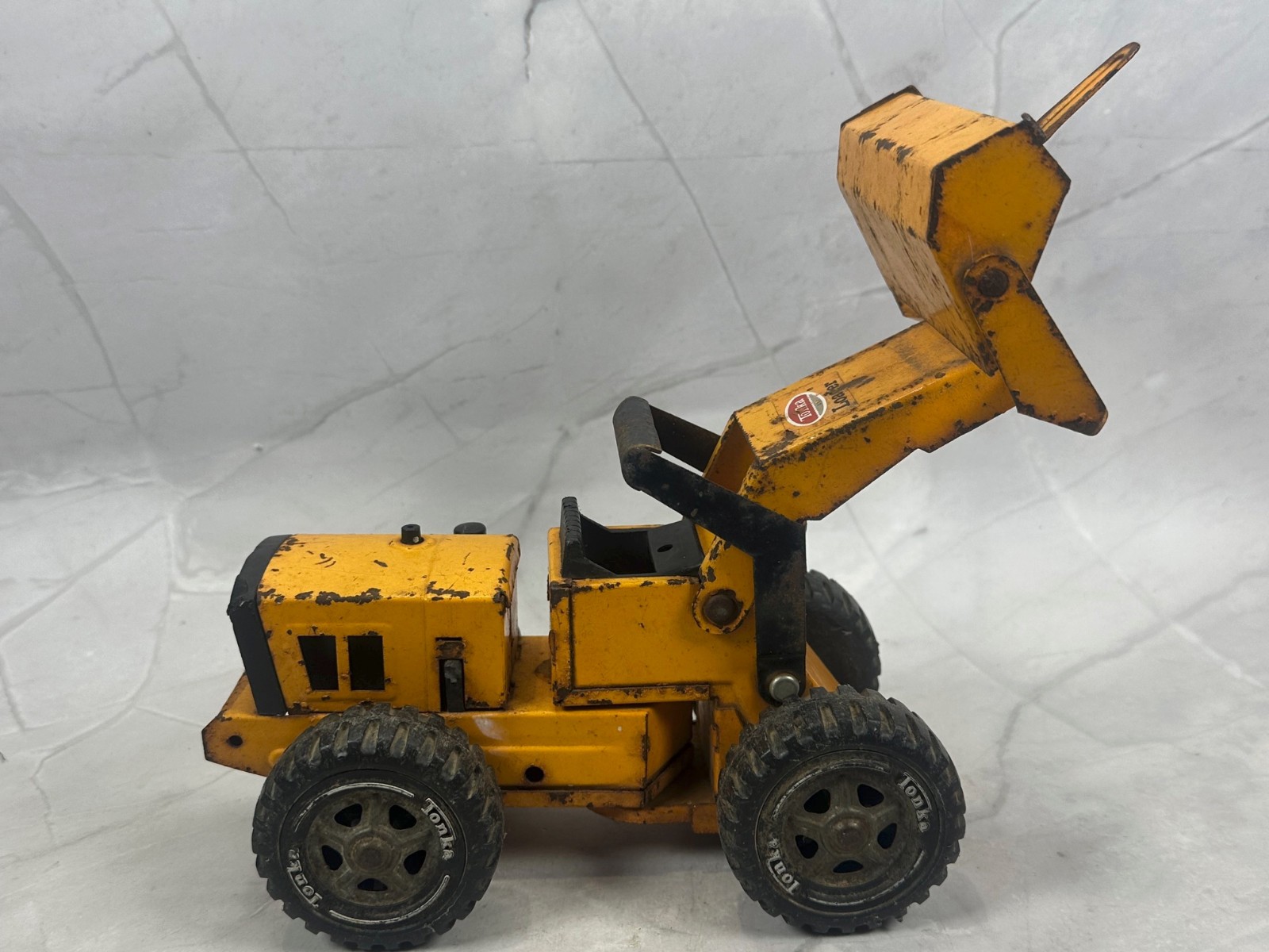 1970’s Tonka Pressed Steel Front End Loader 10” Construction – Rare Orange Color