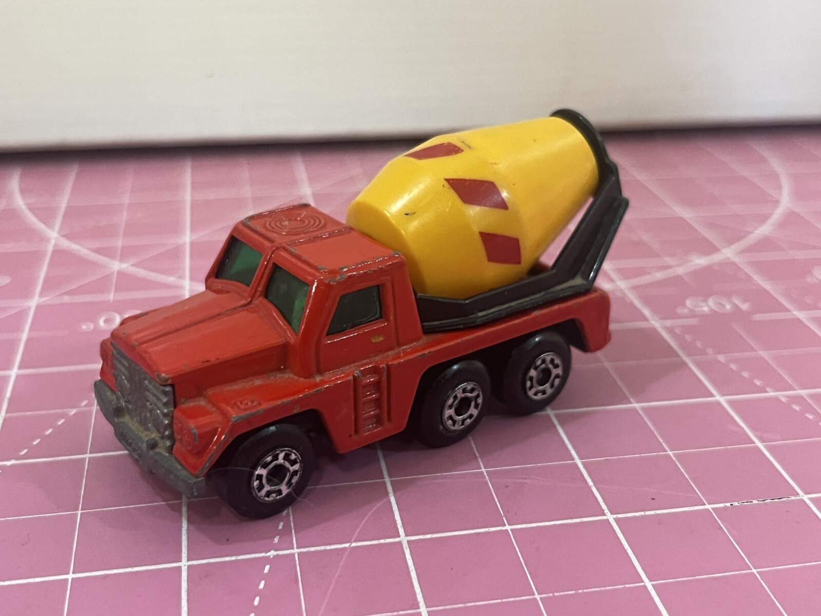 Matchbox Superfast Cement Truck Red Black Slashes Barrel England 1976