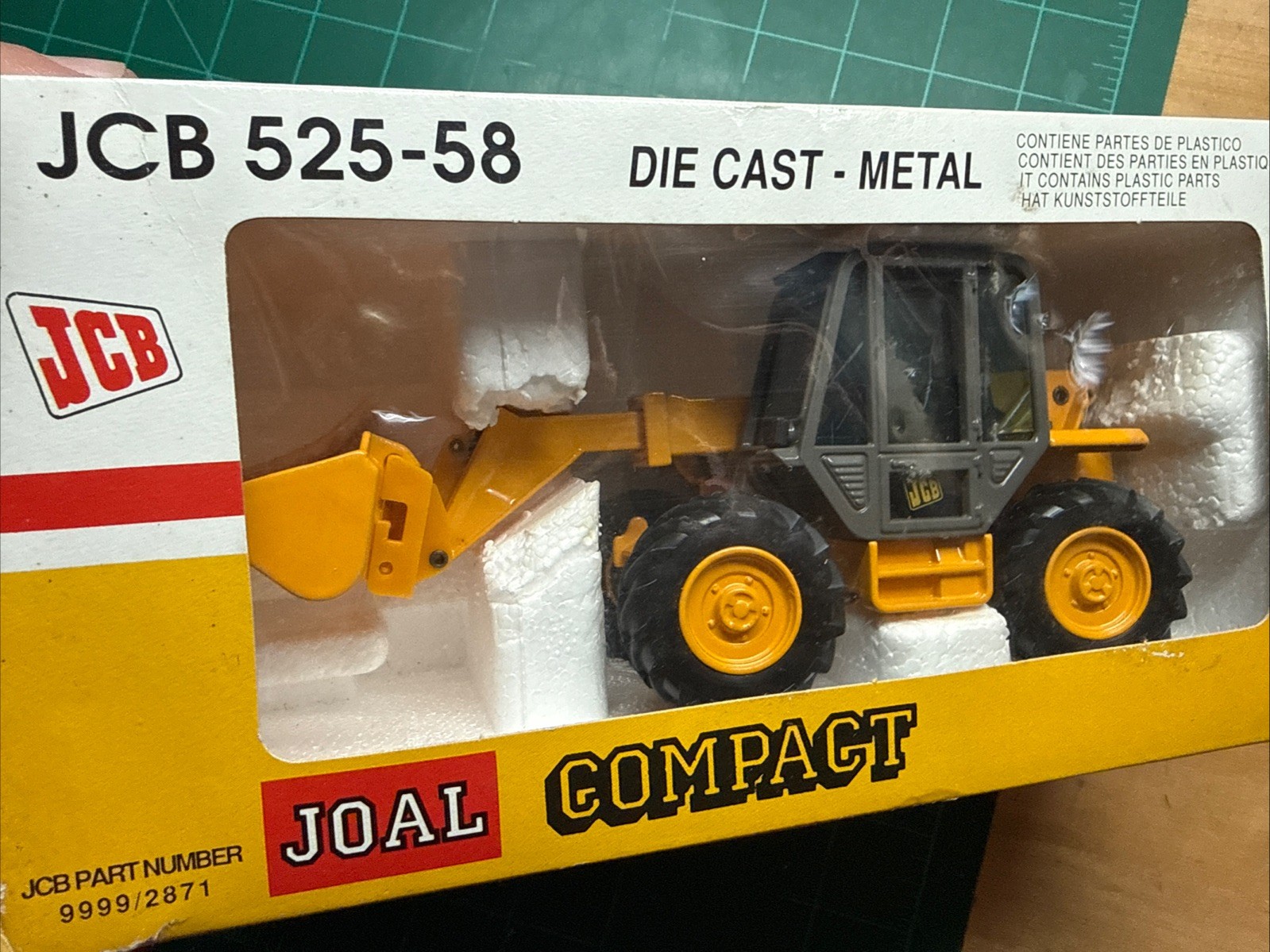 JOAL 245 JCB 525-58 Telescoping Wheel Loader 1:35 Scale