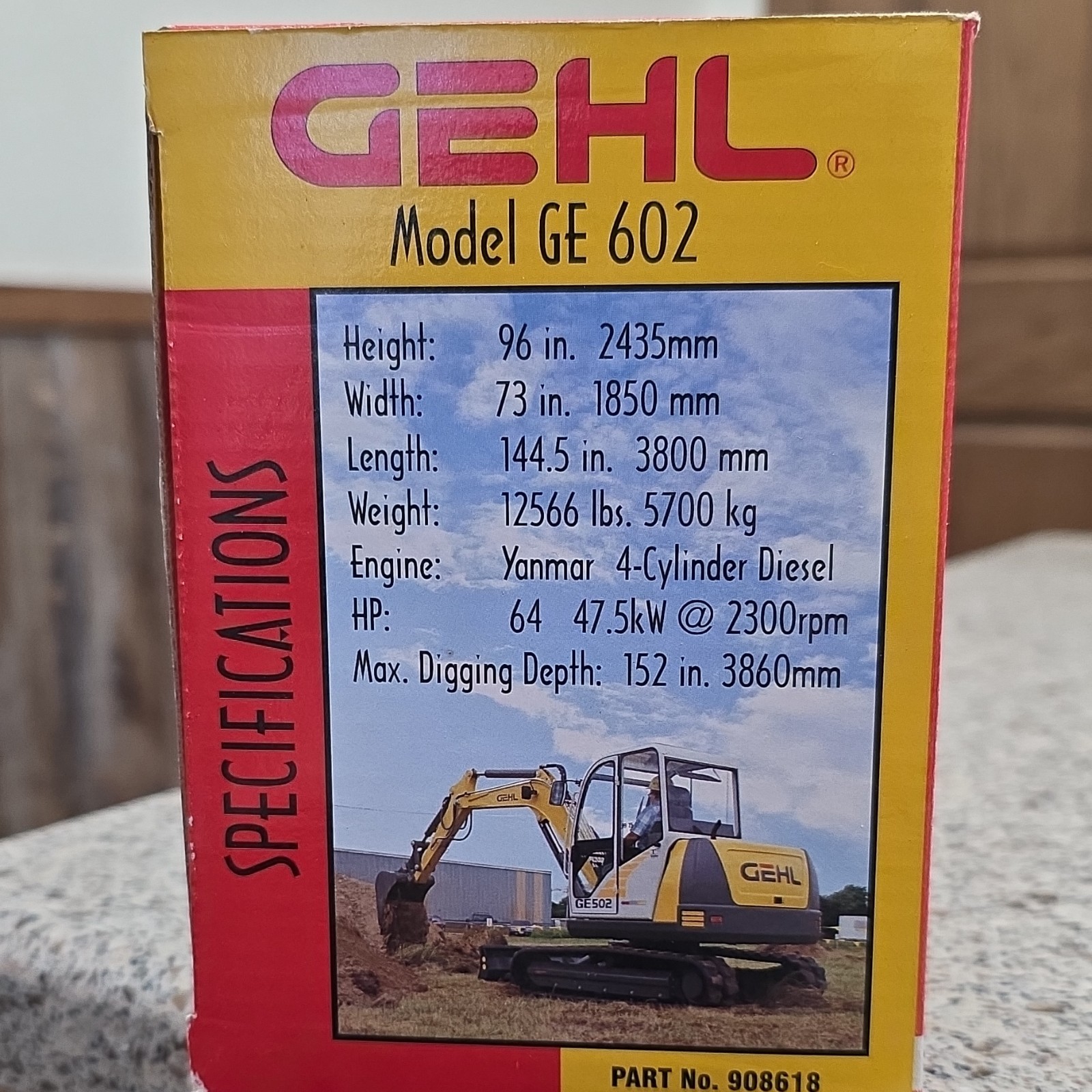 Die-Cast Promotions Gehl GE 602 Compact Excavator 1:25 Diecast Metal 908618