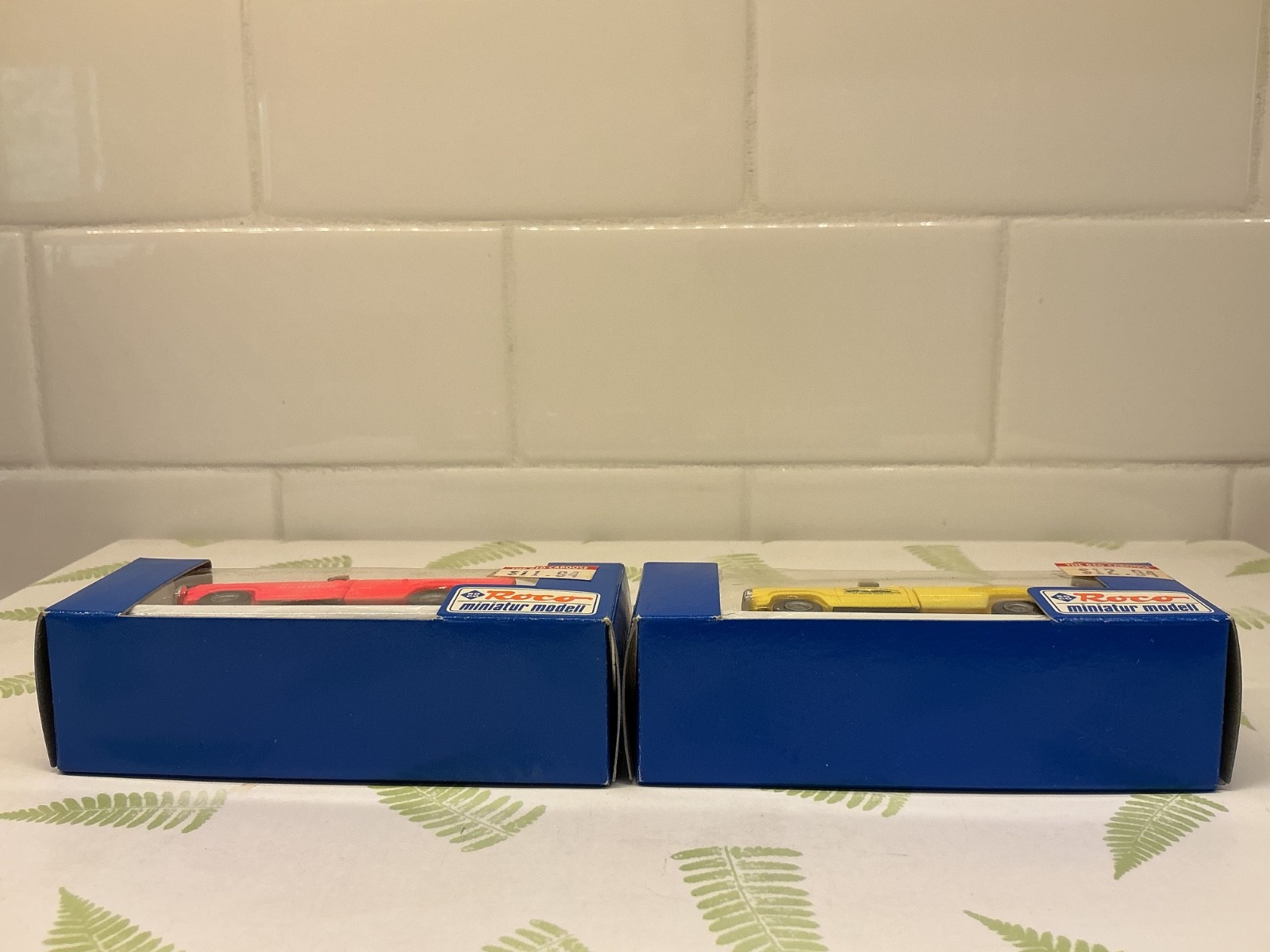2ct Lot Roco 1:87 HO 1710 & 1712 1970’s Dodge Pickup and Tow Truck Wrecker