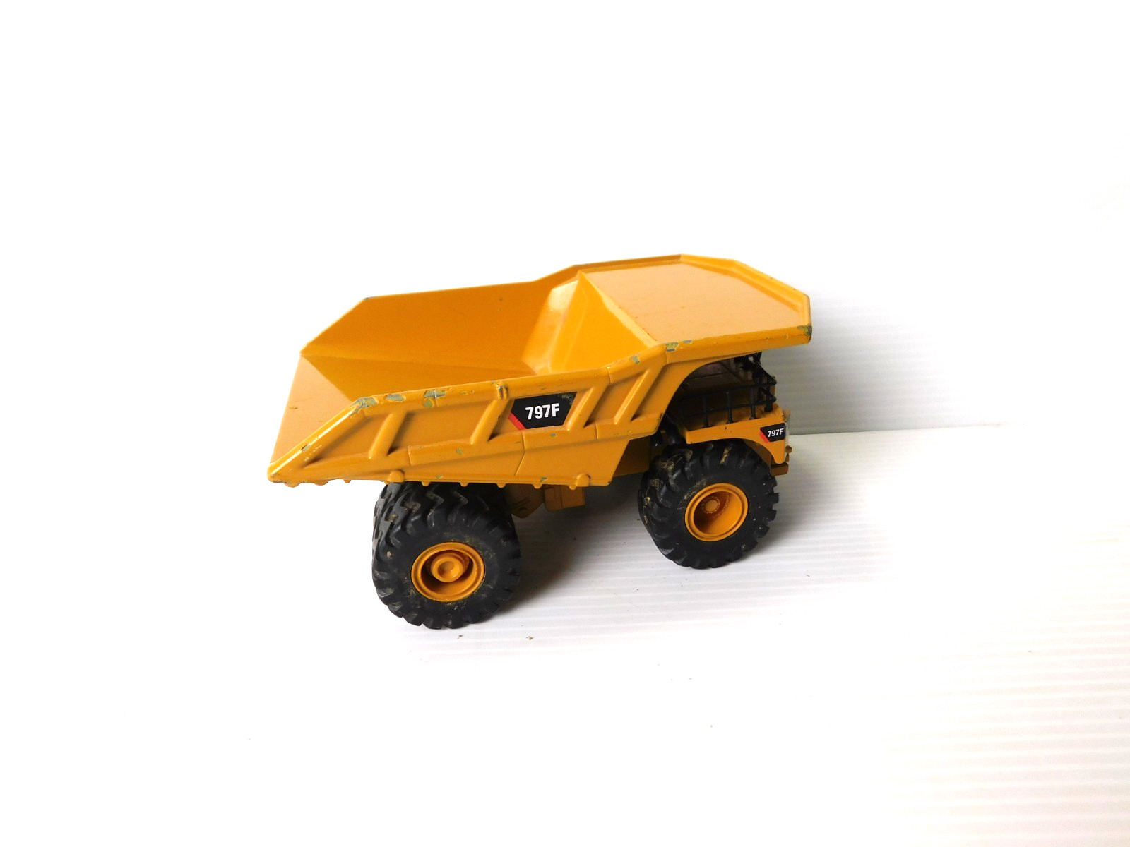 CAT 797F Dump Truck Earth Movers Caterpillar Diecast 1:101 Toy State