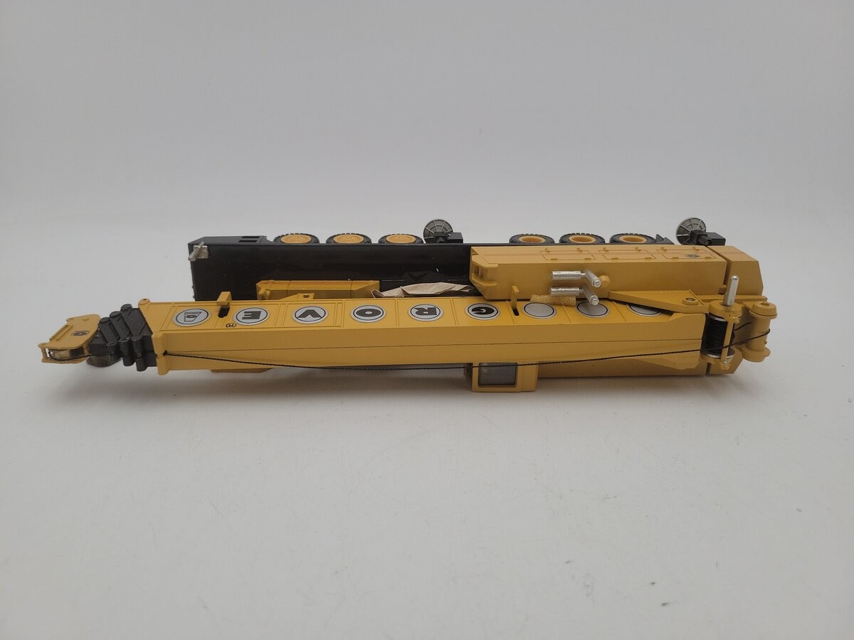 NZG 152 1:55 Scale Yellow Model TM 1500 Die-Cast Extendable Boom Crane W/Emblem