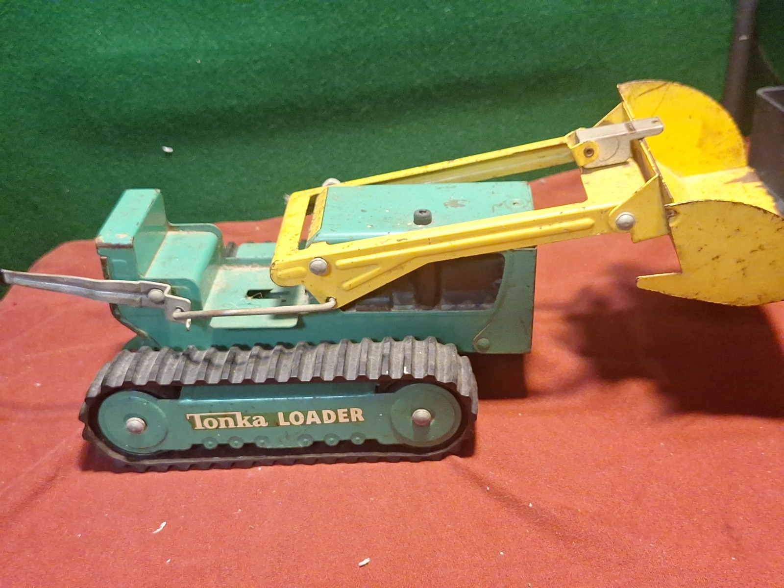 Vintage Tonka Front End Loader Green & Yellow 5” x 12”