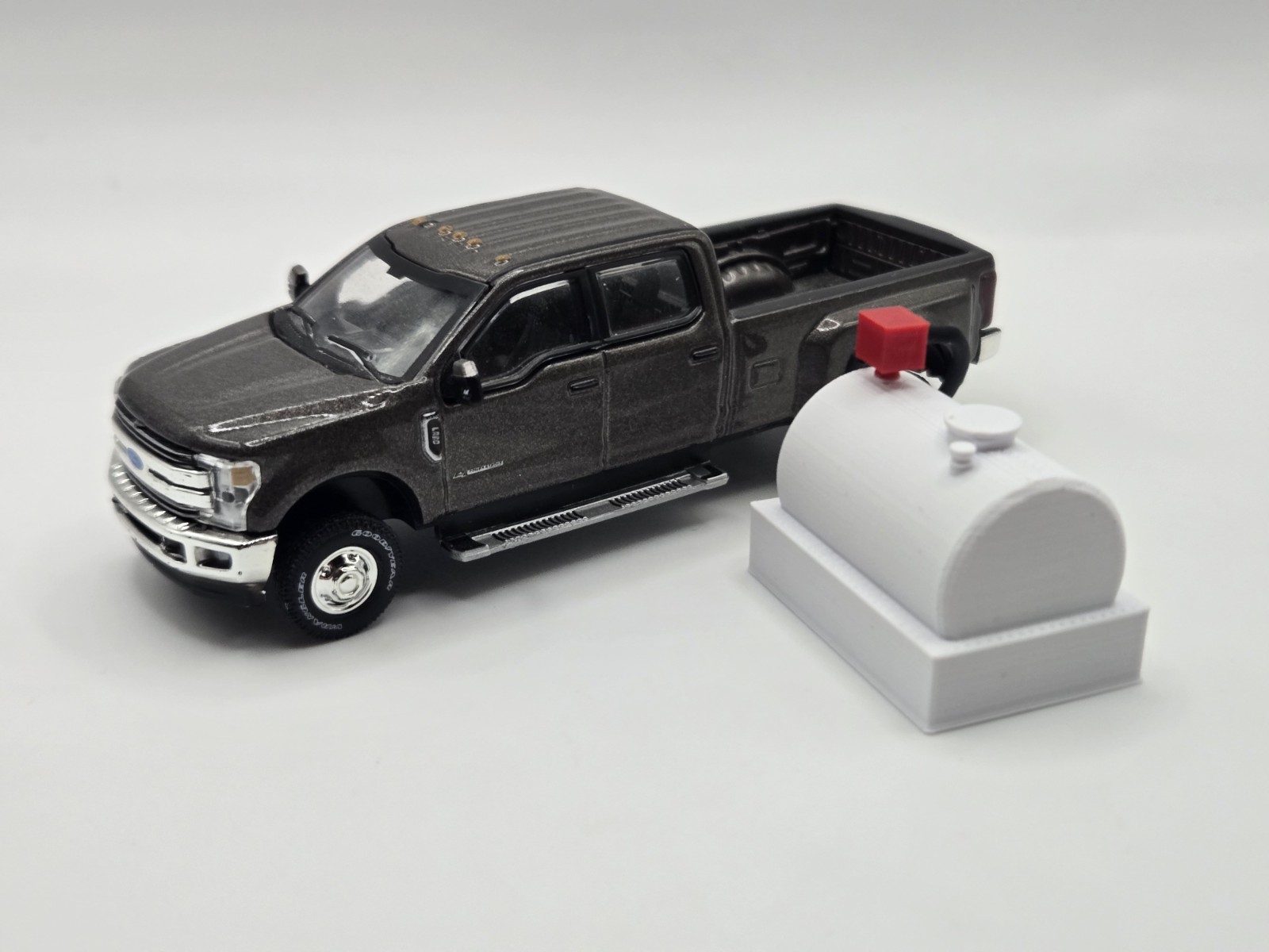 1/64 Scale 800 Gallon Diesel Tank In White