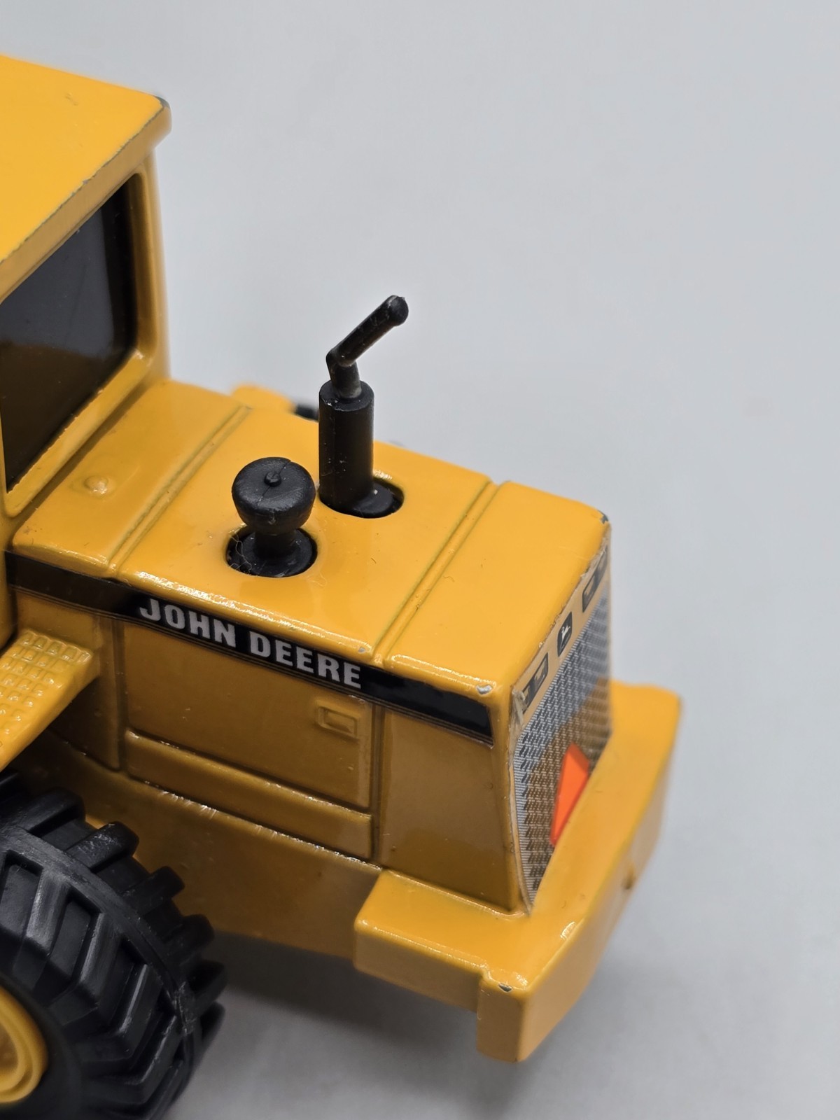 Ertl 1:64 John Deere Wheel Loader Tractor 544G Yellow Die Cast Tractor VTG