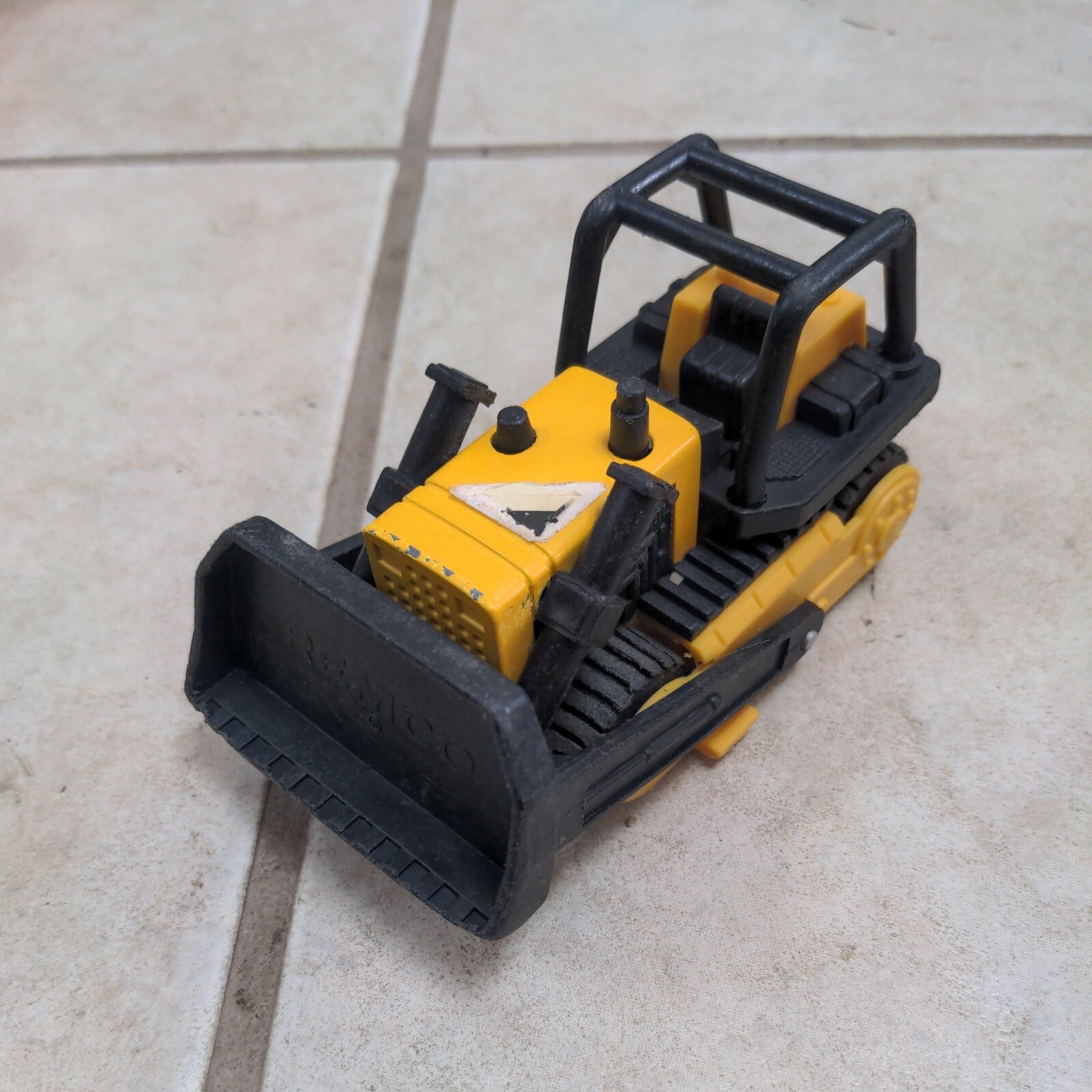 Vintage 1988 Remco Toys Tuff Ones Stell Bulldozer Construction Equipment DieCast