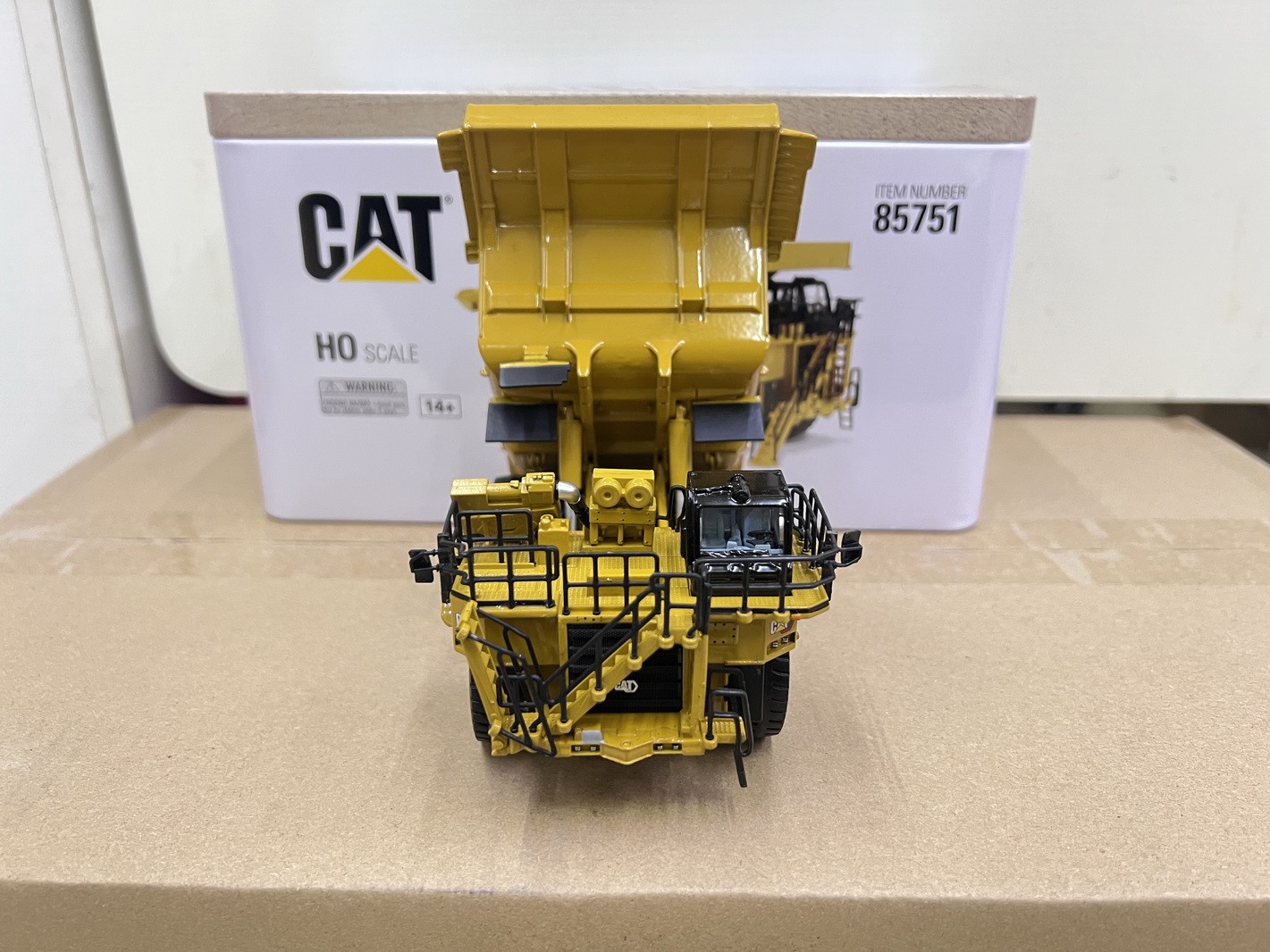 DM 1/87 HO Scale Cat 785 Mining Truck Diecast Model Toy Collection Gift 85751