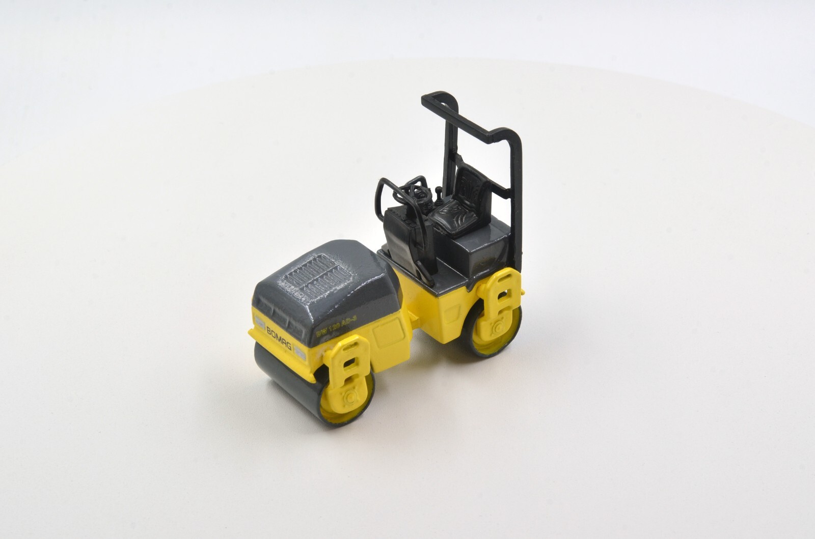 1:50 Bomag BW 120 AD-3 Vibratory Road Roller/Compactor NEW IN BOX (Rare to Find)