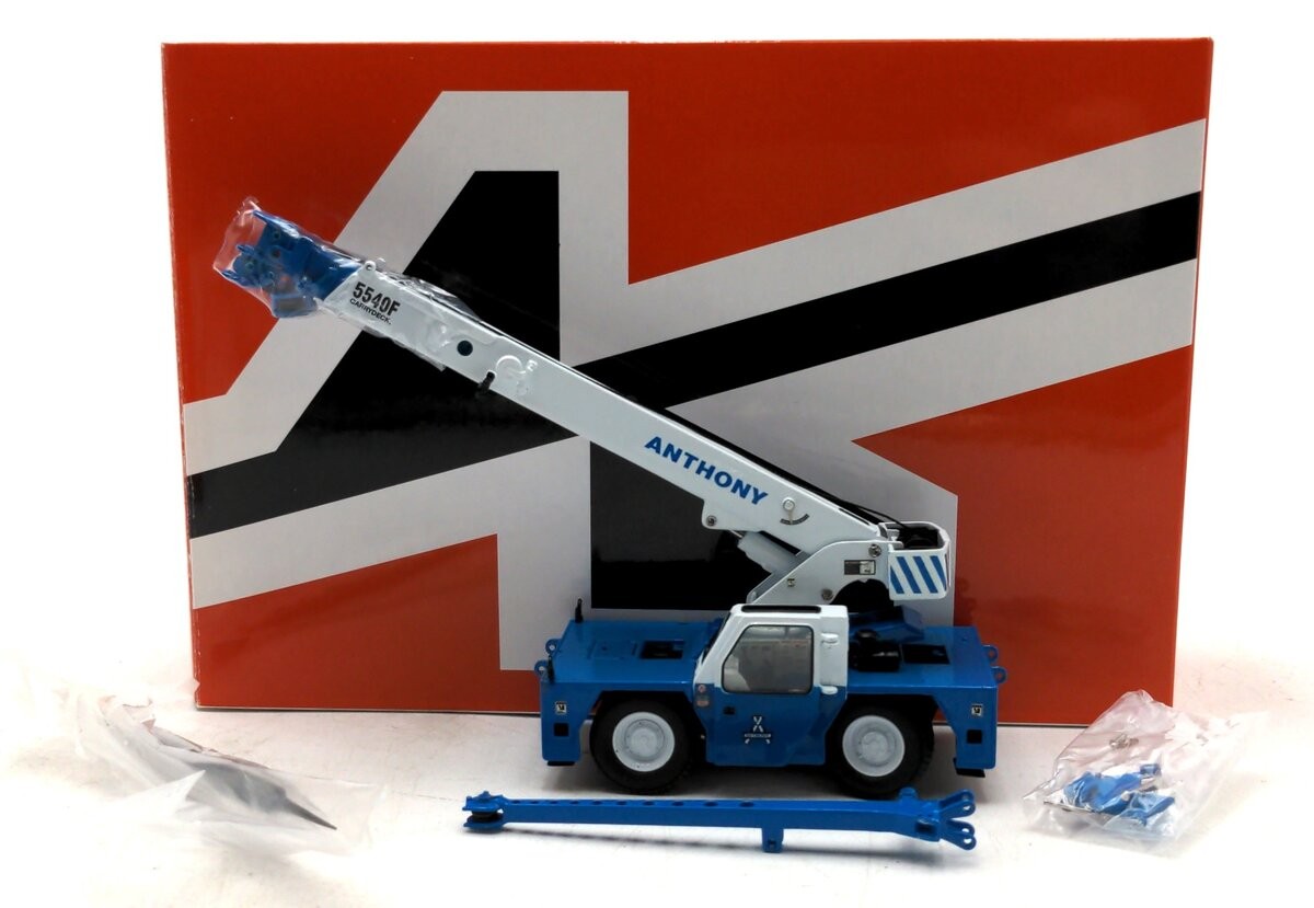 Shuttlelift 2017-ANT 1:50 Scale 5540F Carry Deck Industrial Crane “Anthony” Blue