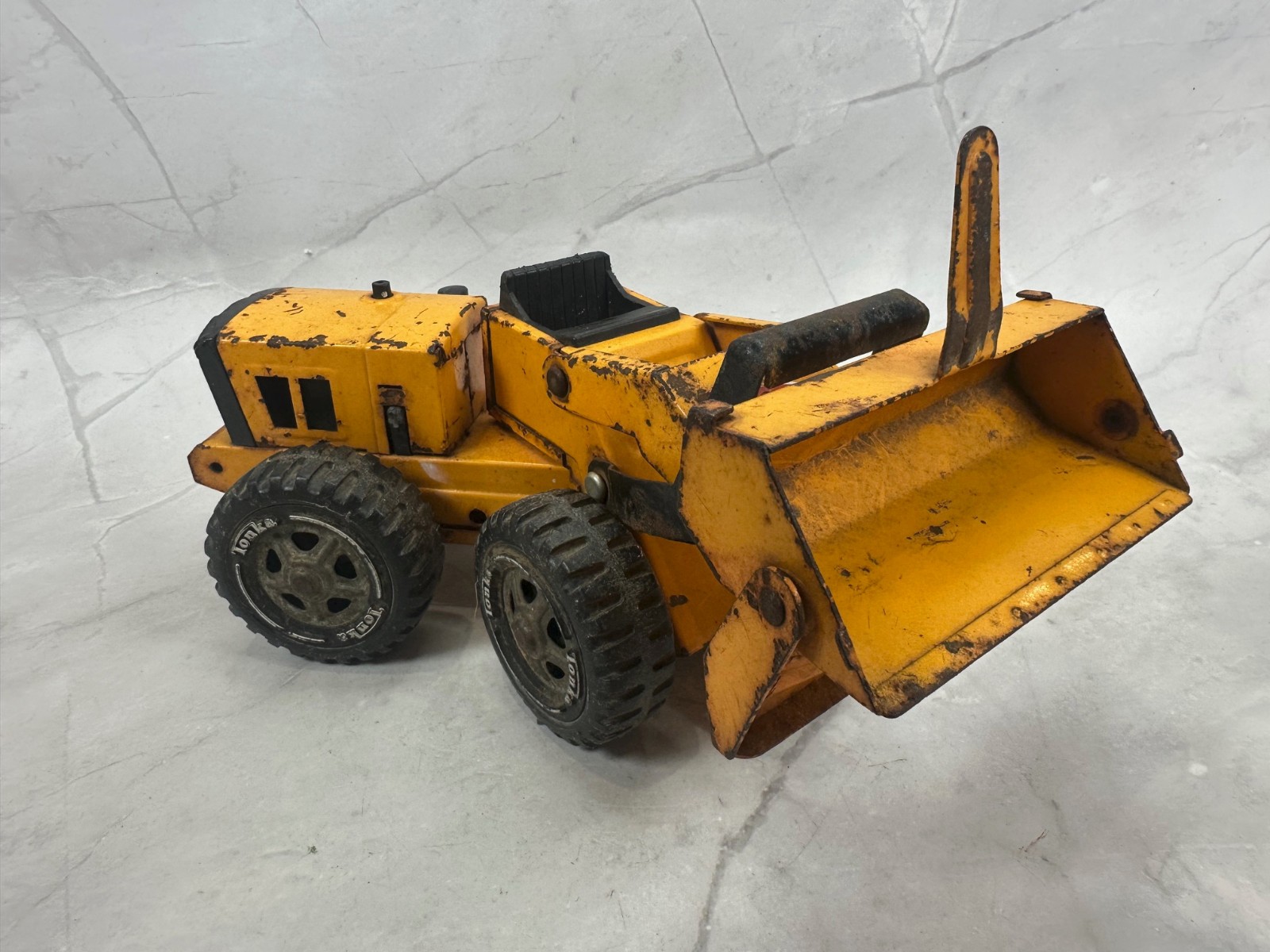 1970’s Tonka Pressed Steel Front End Loader 10” Construction – Rare Orange Color