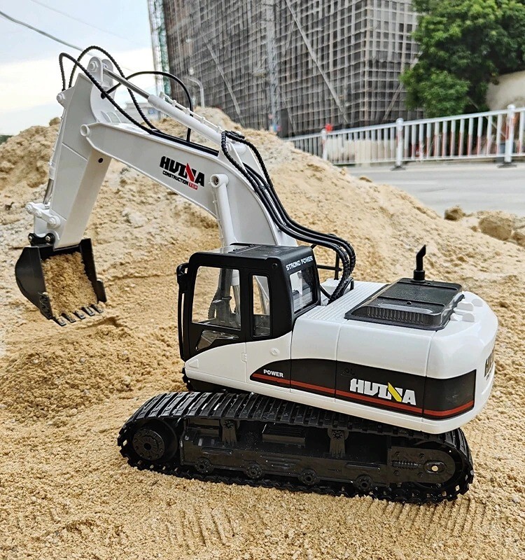 HUINA 1:14 RC Excavator 550 Crawler Engineering Vehicle 17CH Gift For kids New