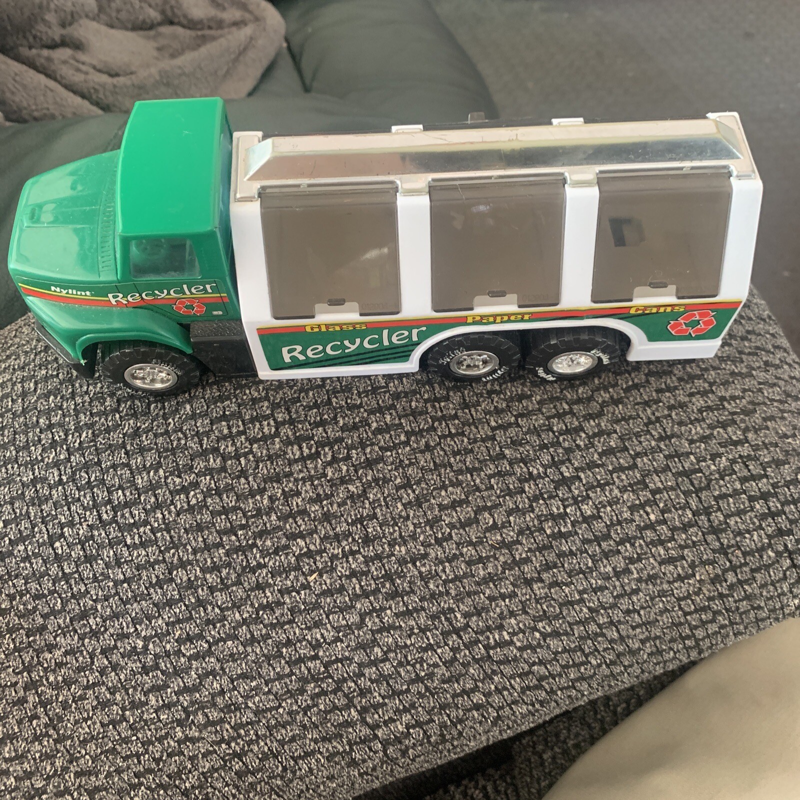 Nylint Recycler Truck – 1993 – Plastic – Pre-Owned Windows Good Condition.bcar