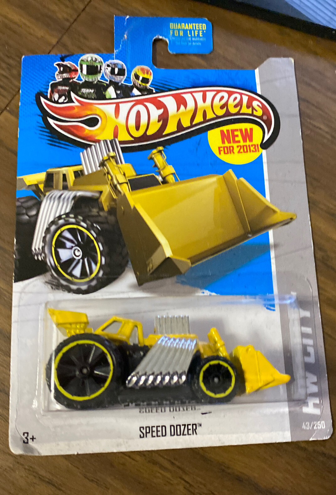 HW City Speed Dozer 43/250 Mattel Hot Wheels Miniature On Card