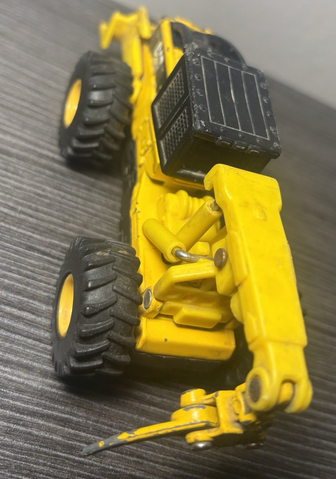 Matchbox CAT Grappler Logger 1:64 Diecast Construction Vehicle Yellow/Black 1999