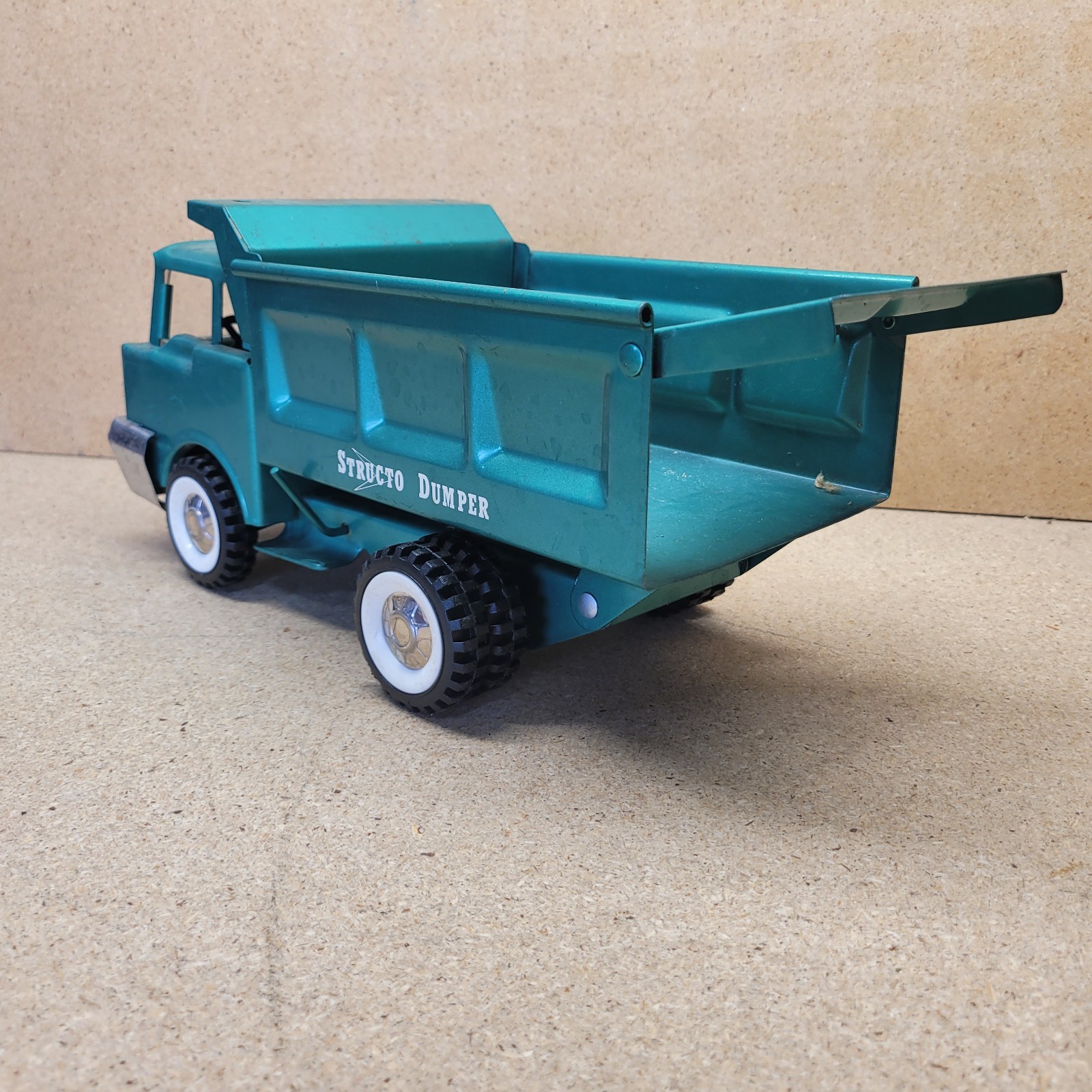 VTG 1960s Structo Dumper Pressed Steel Collectible Hydraulic Dump Truck