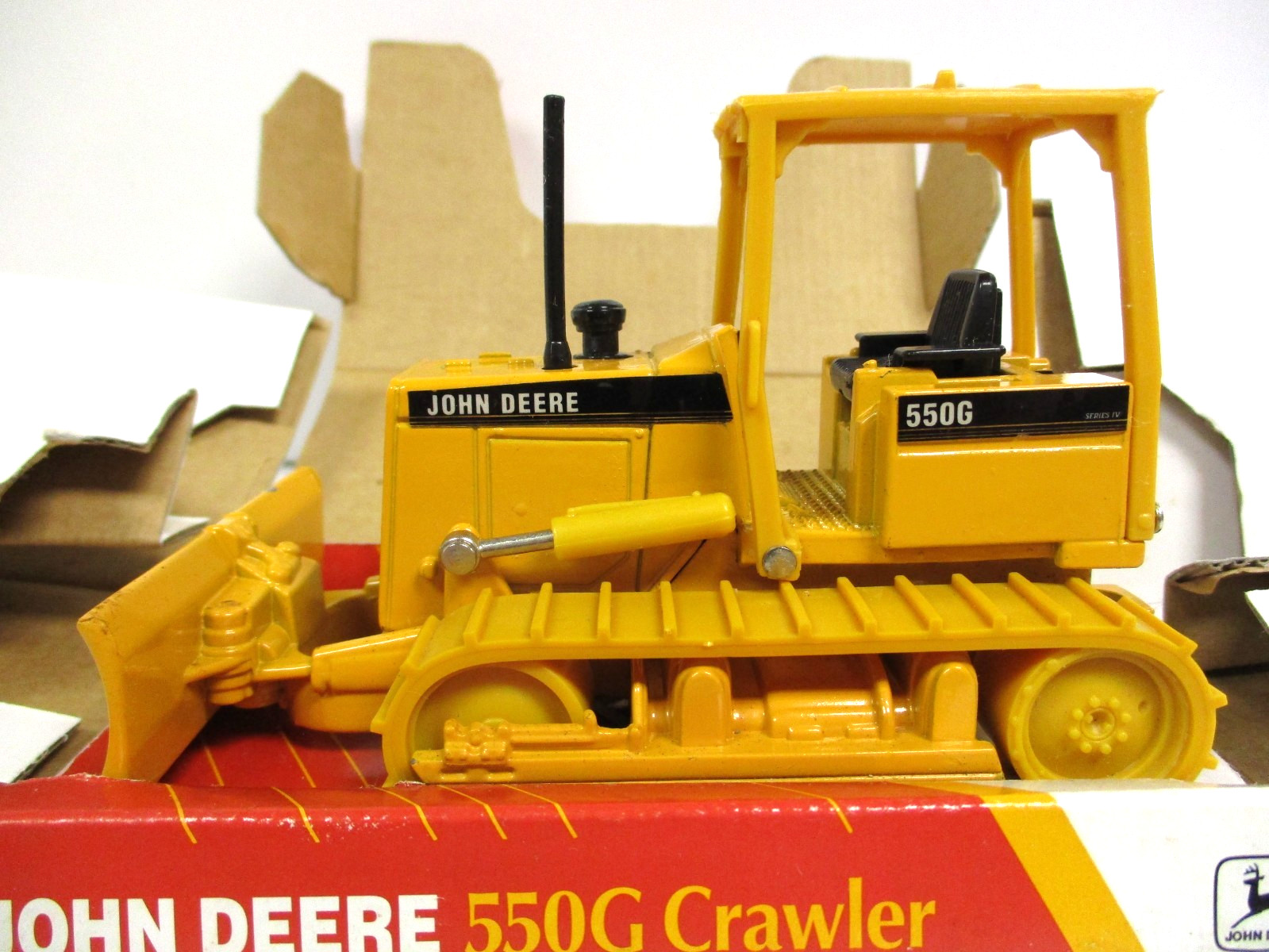 ERTL – JOHN DEERE 550G CRAWLER / BULLDOZER / DOZER – 1/32 DIECAST