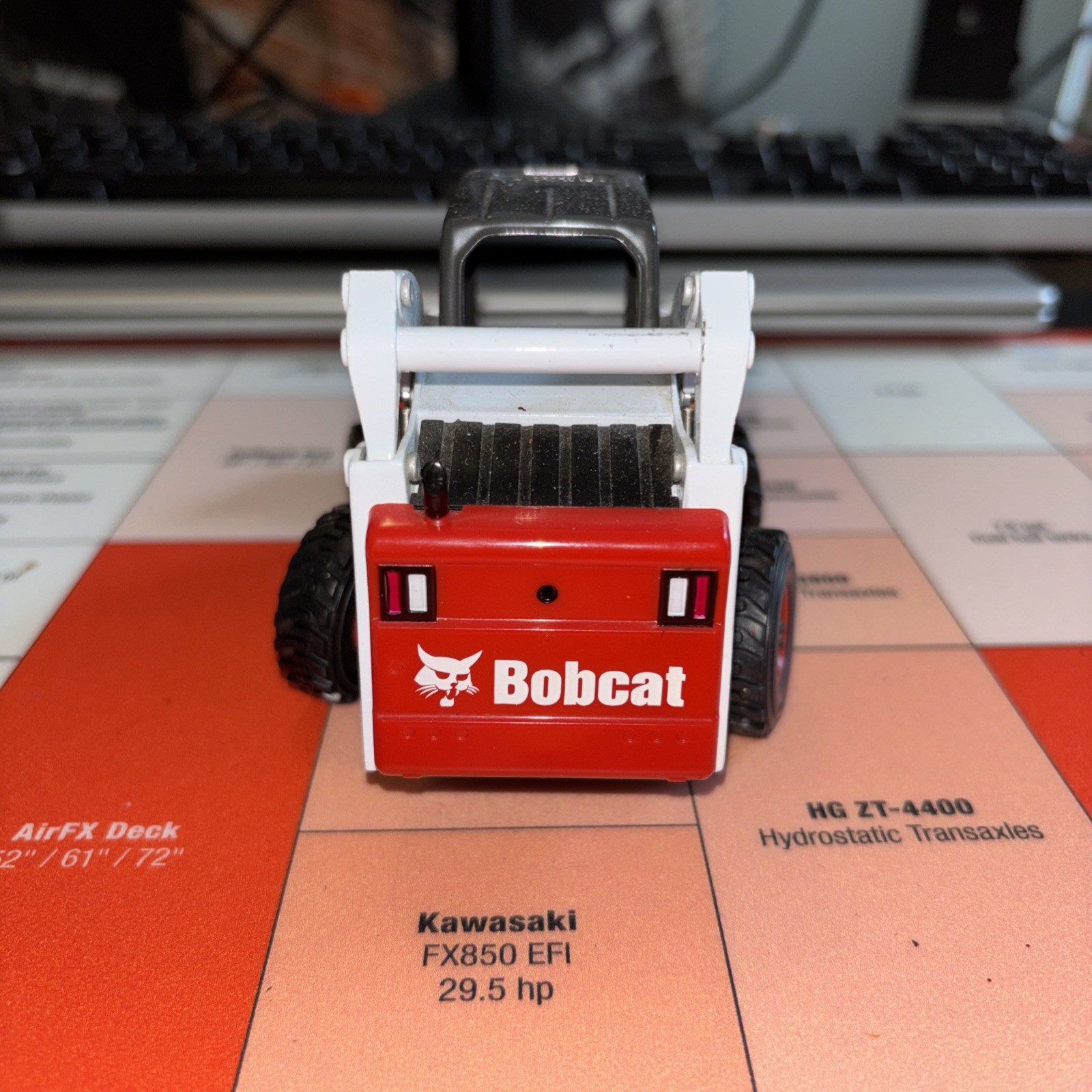 Bobcat A300 All-Wheel Skid-Steer Loader – Wan Ho 1:25 Scale Model No Box