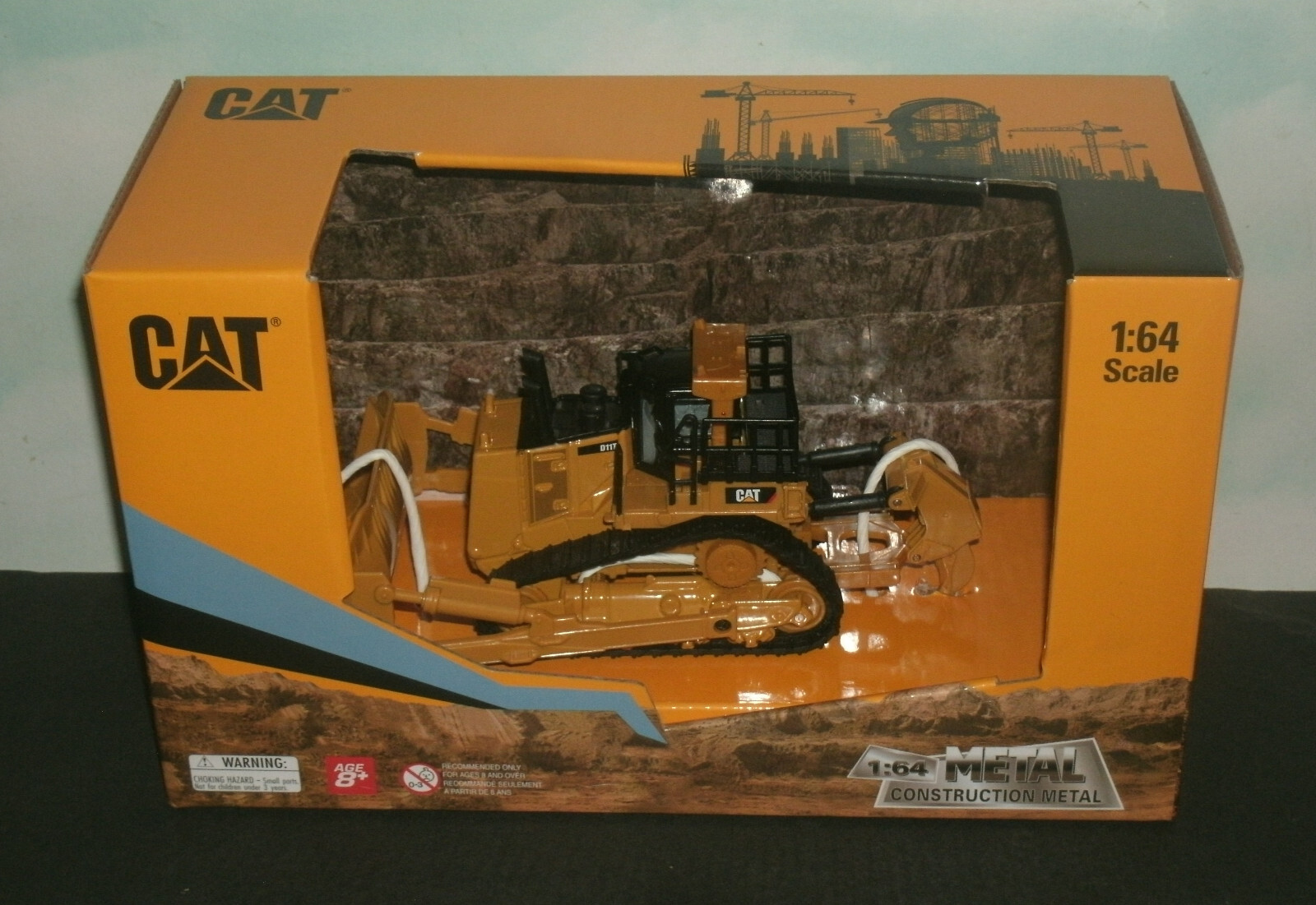 1/64 Scale CAT D11T Tracked Bulldozer Diecast Model (6.5″) Diecast Masters 84648