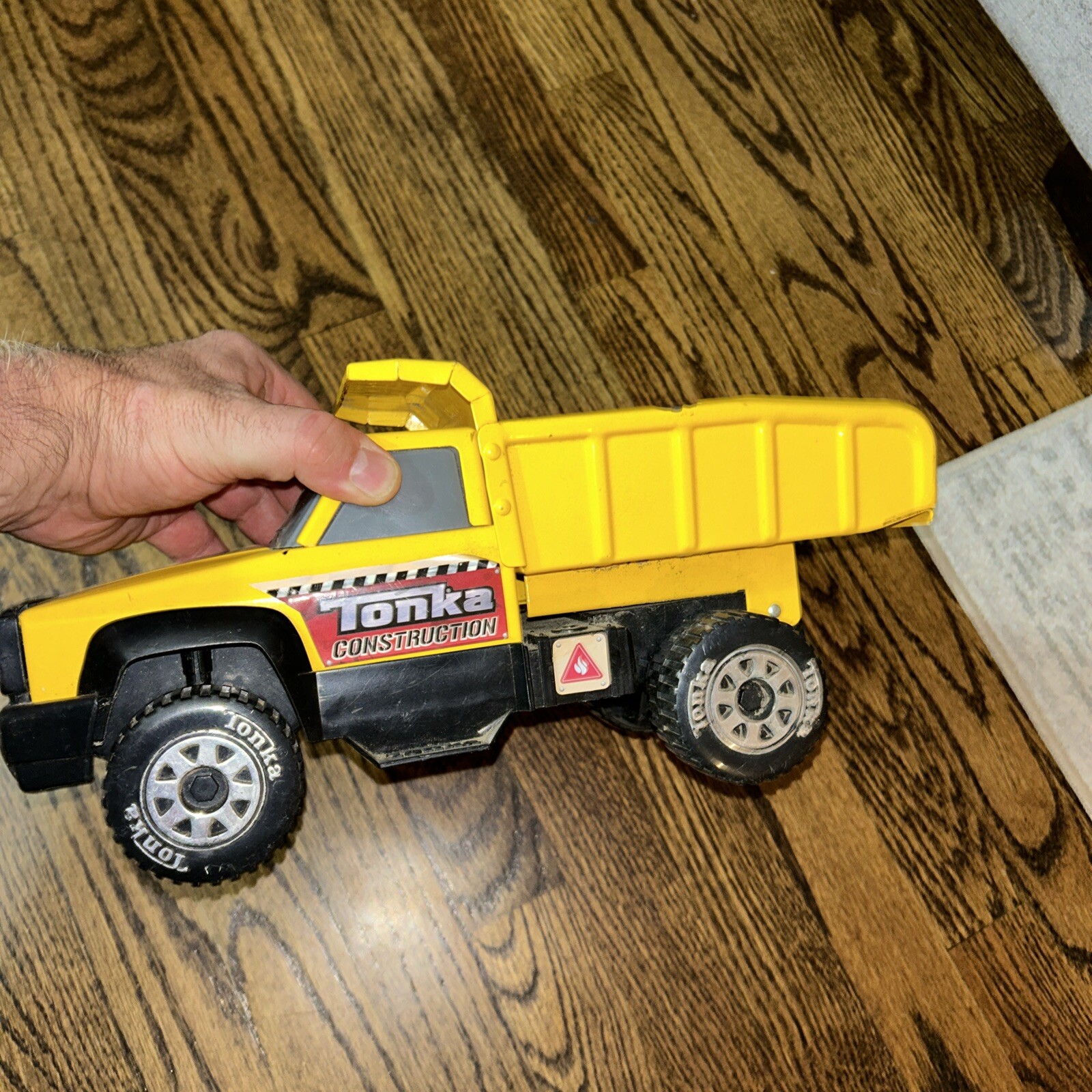Tonka 2012 Metal Construction Truck with Dump Bed 92292 92207 14″L X 6″W X7″H