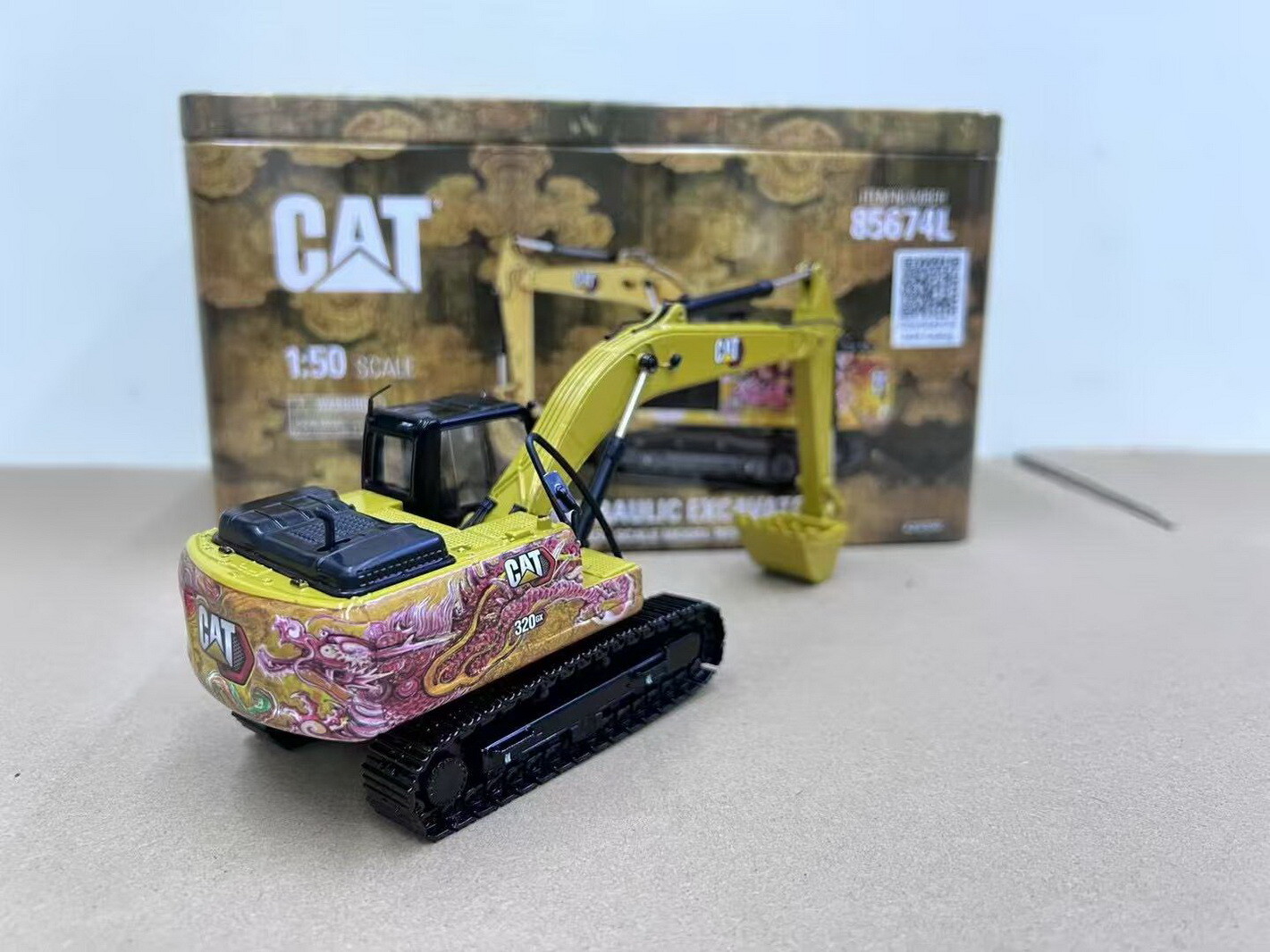 DM 1/50 Cat 320 GX Hydraulic Excavator Diecast Model Limited edition 85674L