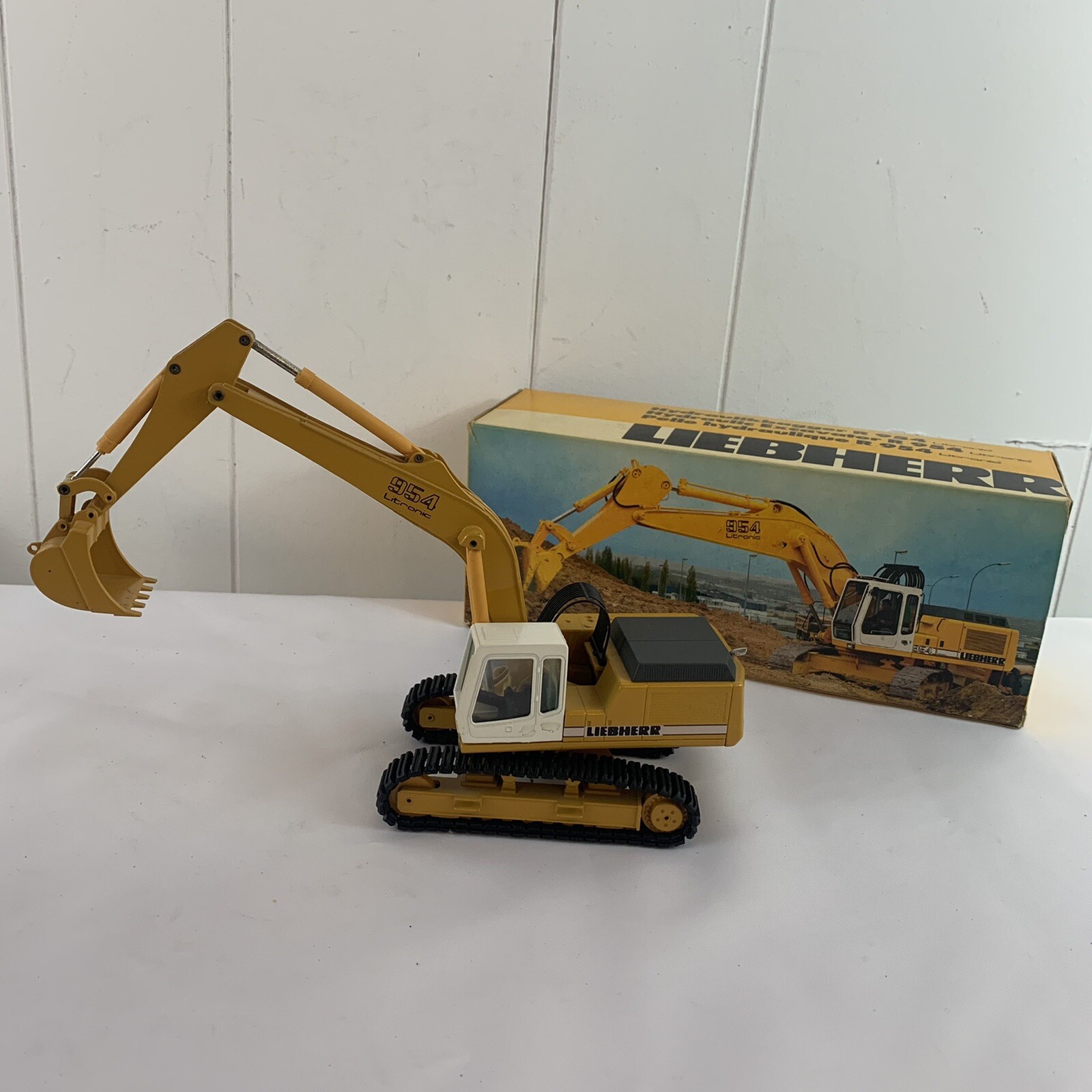 Vintage Conrad Liebherr R954 Hydraulic Excavator Litronic 1/50 Made in Germany