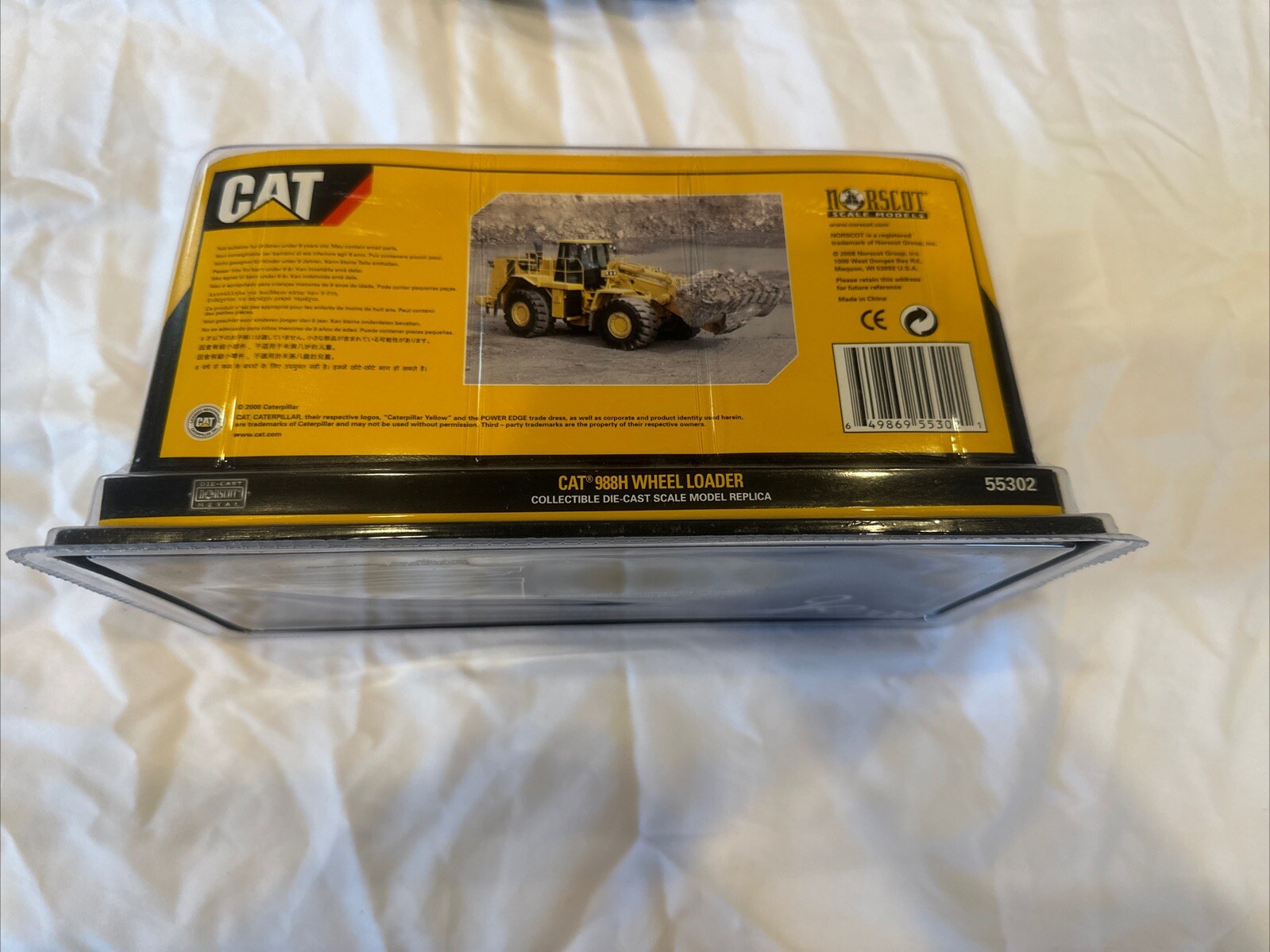 Norscot 1:64 Die Cast Model Replica CAT 988H Rubber Wheel Loader New in box.